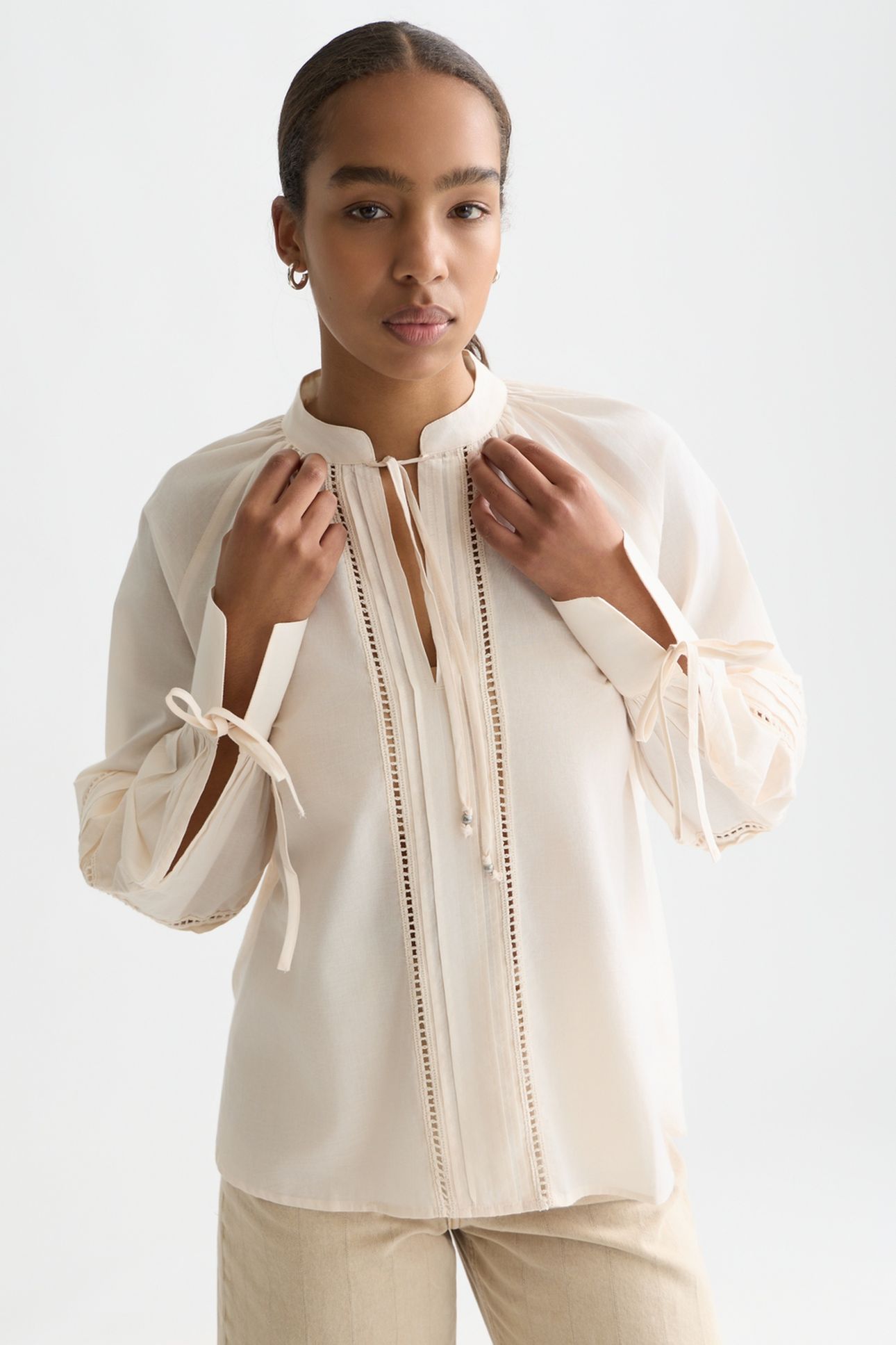 COTTON VOILE BLOUSE WITH PLEATS EGGNOG 6
