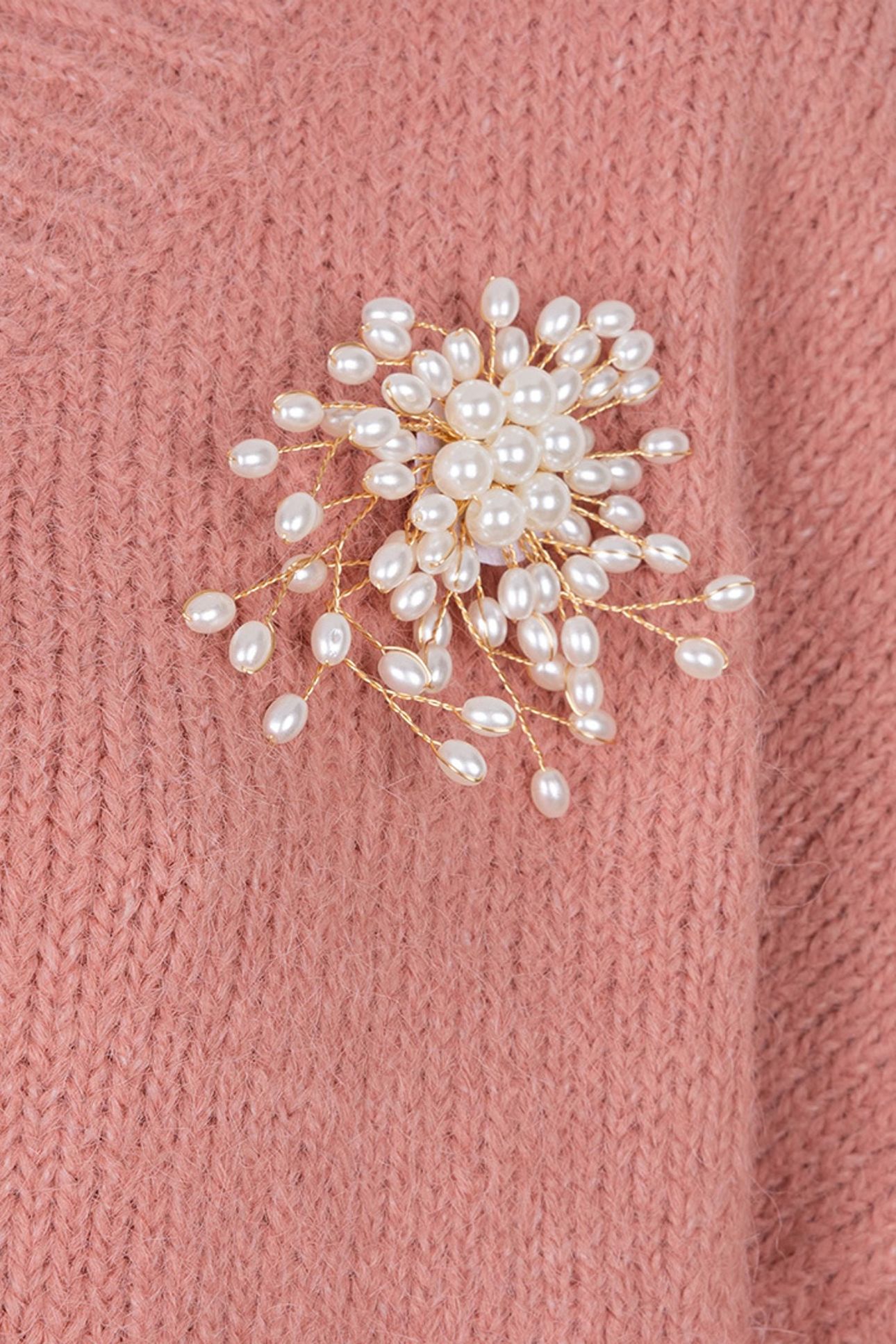 SWEATER V-NECK BROOCH GUAVA 6