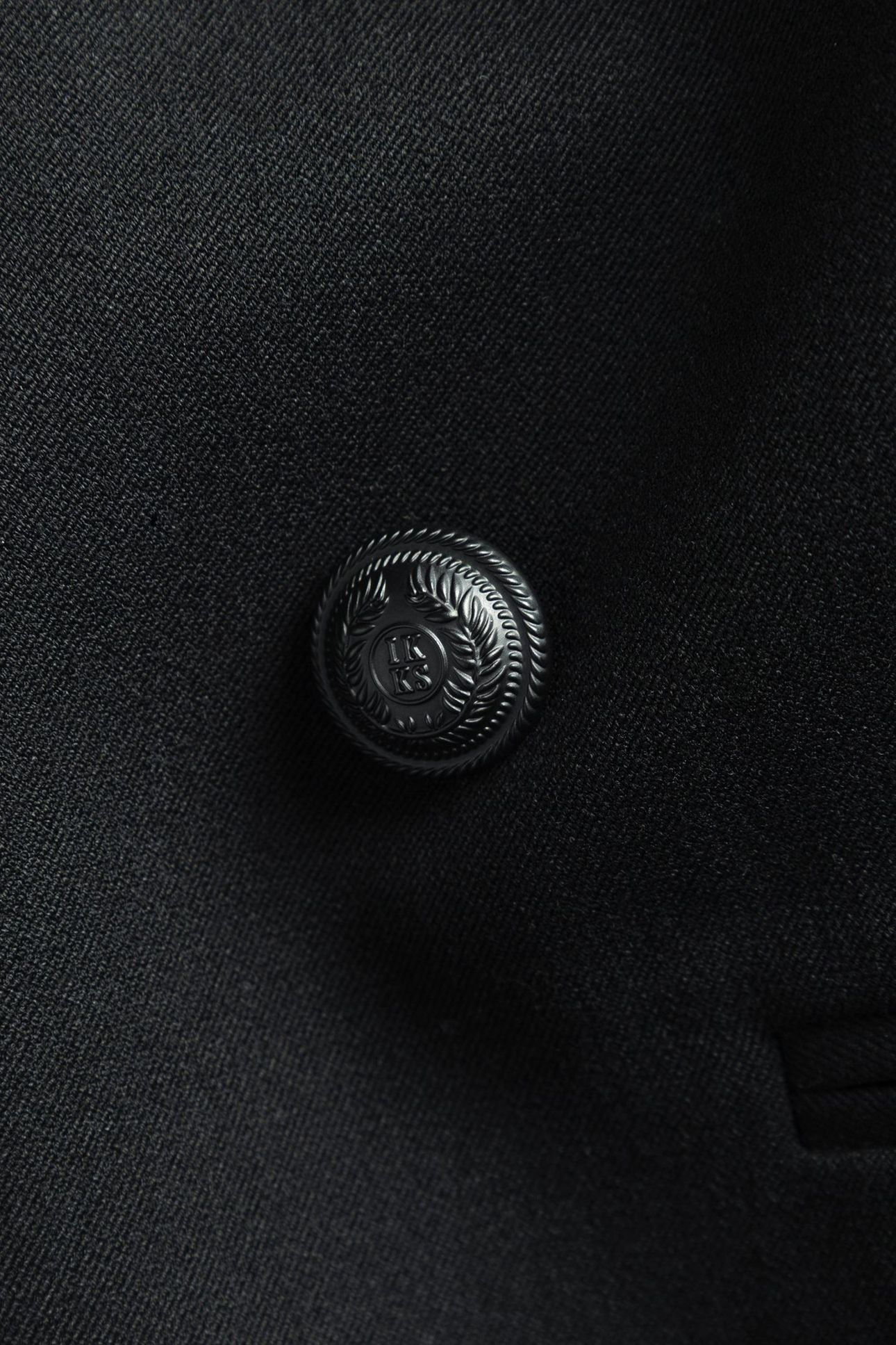 BLACK SHORT DOUBLE-BREASTED JACKET 4