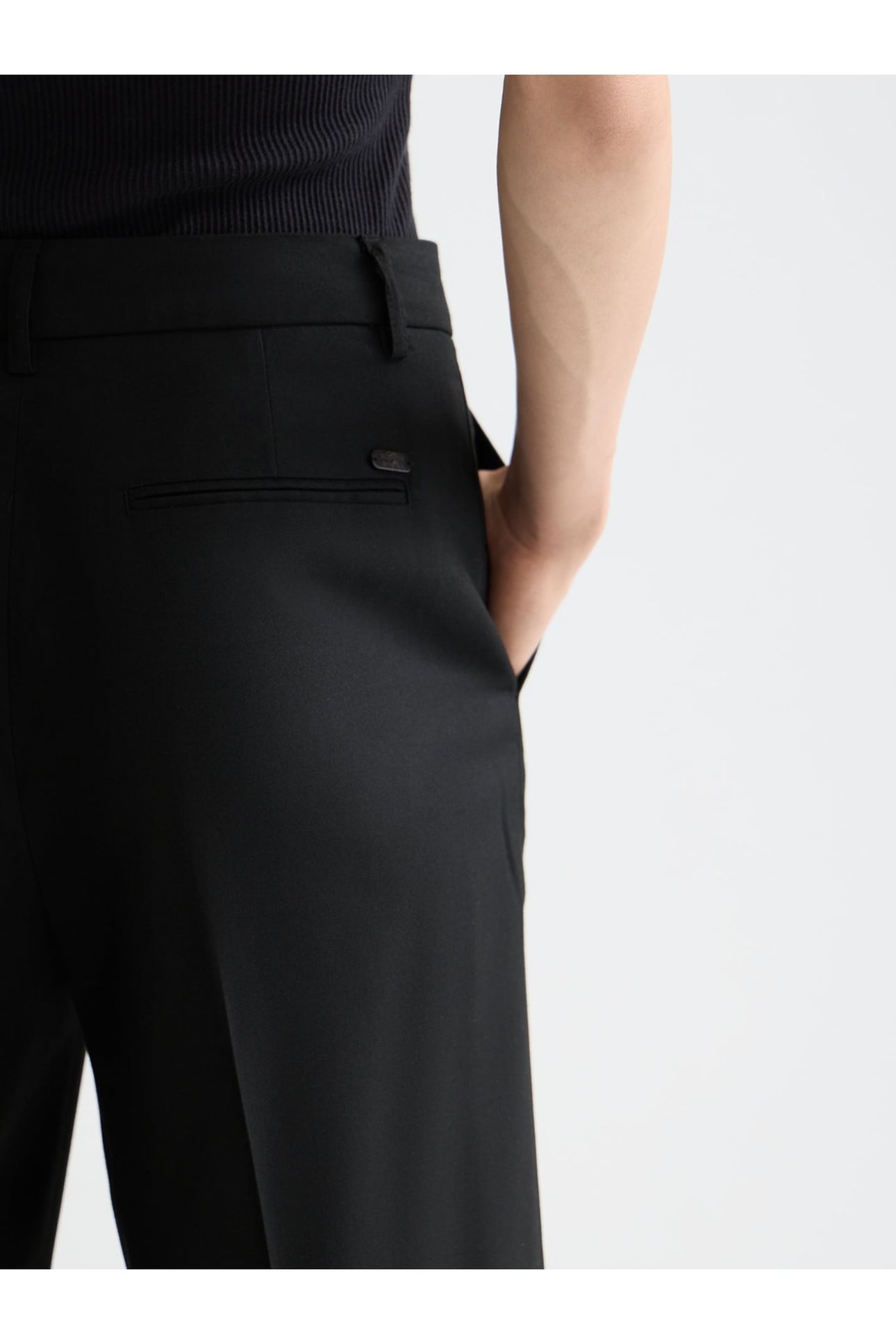 CORE EDIE PANT BLACK 6