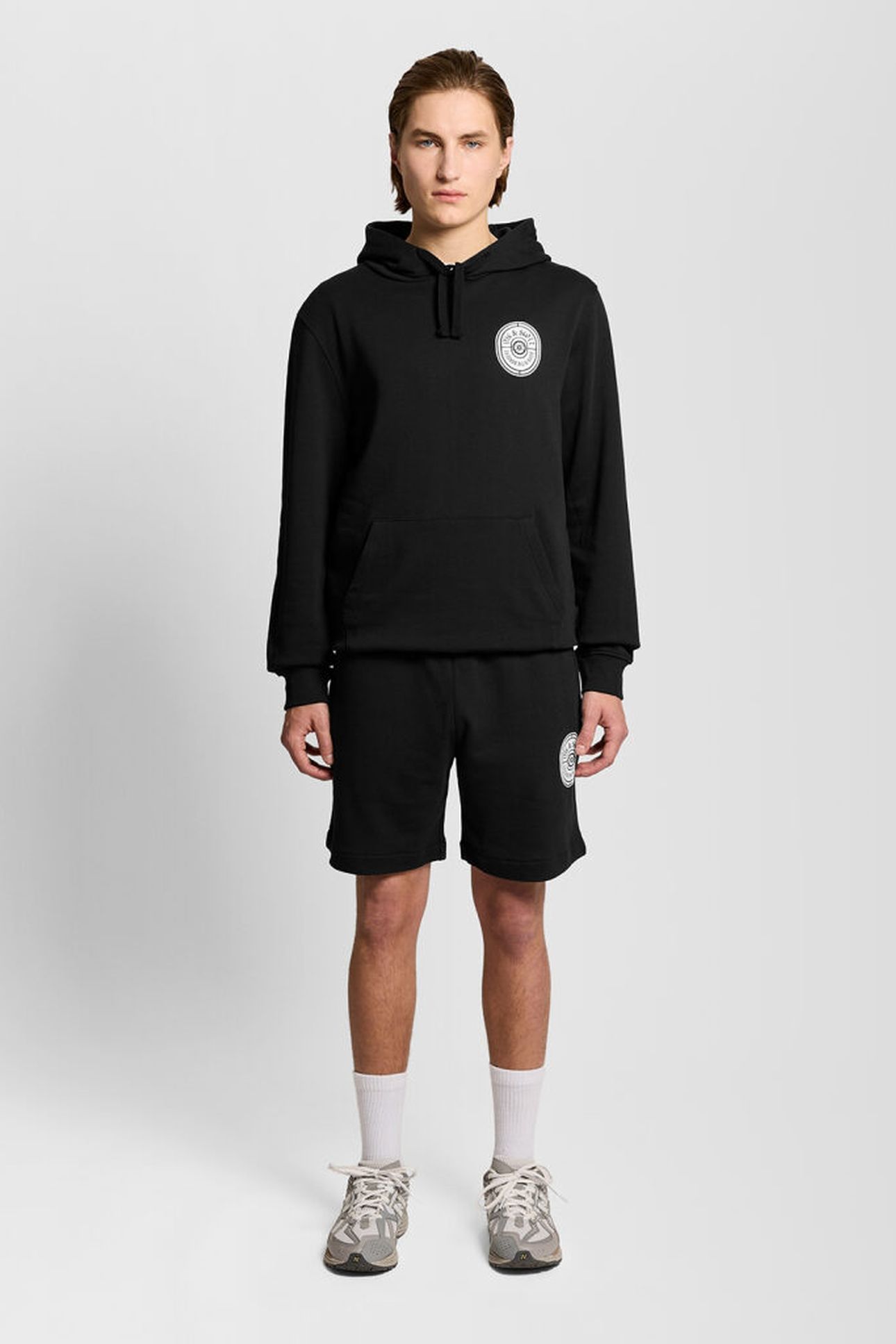 BORDERS LABEL GRAPHIC HOODIE JET BLACK 3