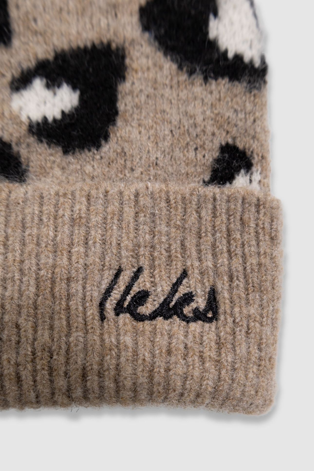 BEIGE LEOPARD PATTERN KNIT BEANIE 3