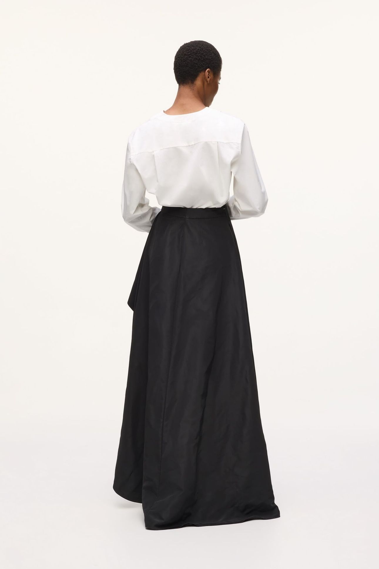 STUDIO RUFFLE SKIRT BLACK 3