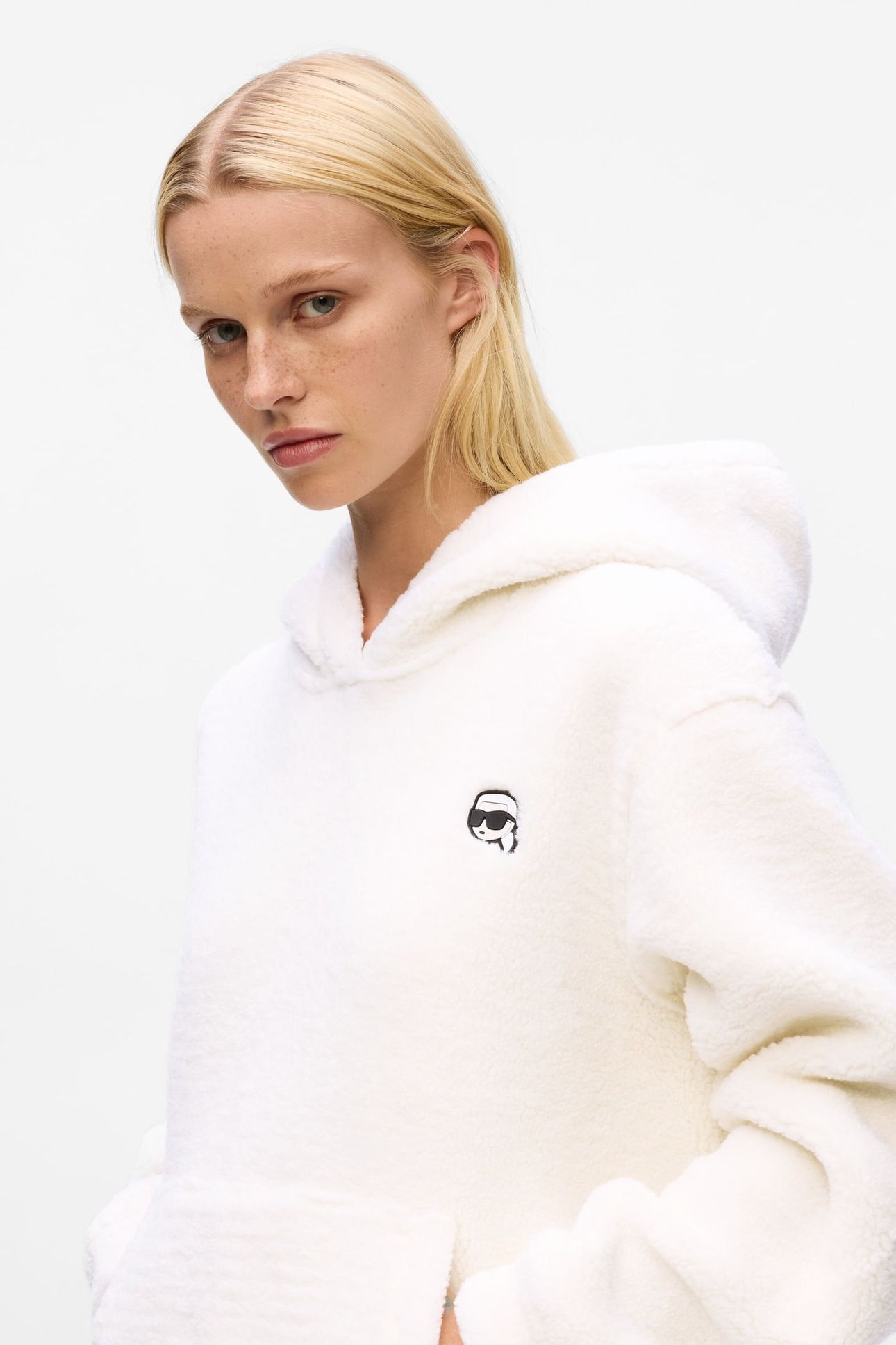 IKON PATCH TEDDY HOODIE CANNOLI CREAM 6