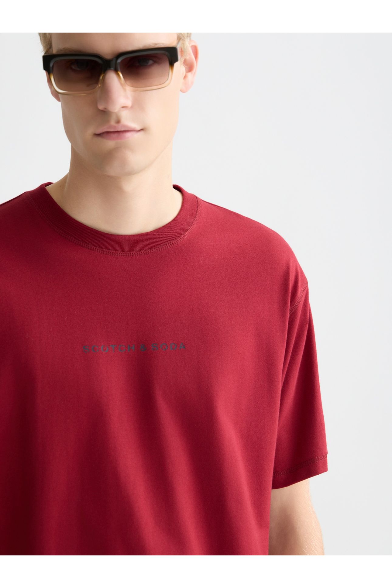SEASONAL CORE CHEST ARTWORK RELAXEDFIT TSHIRT RED 6