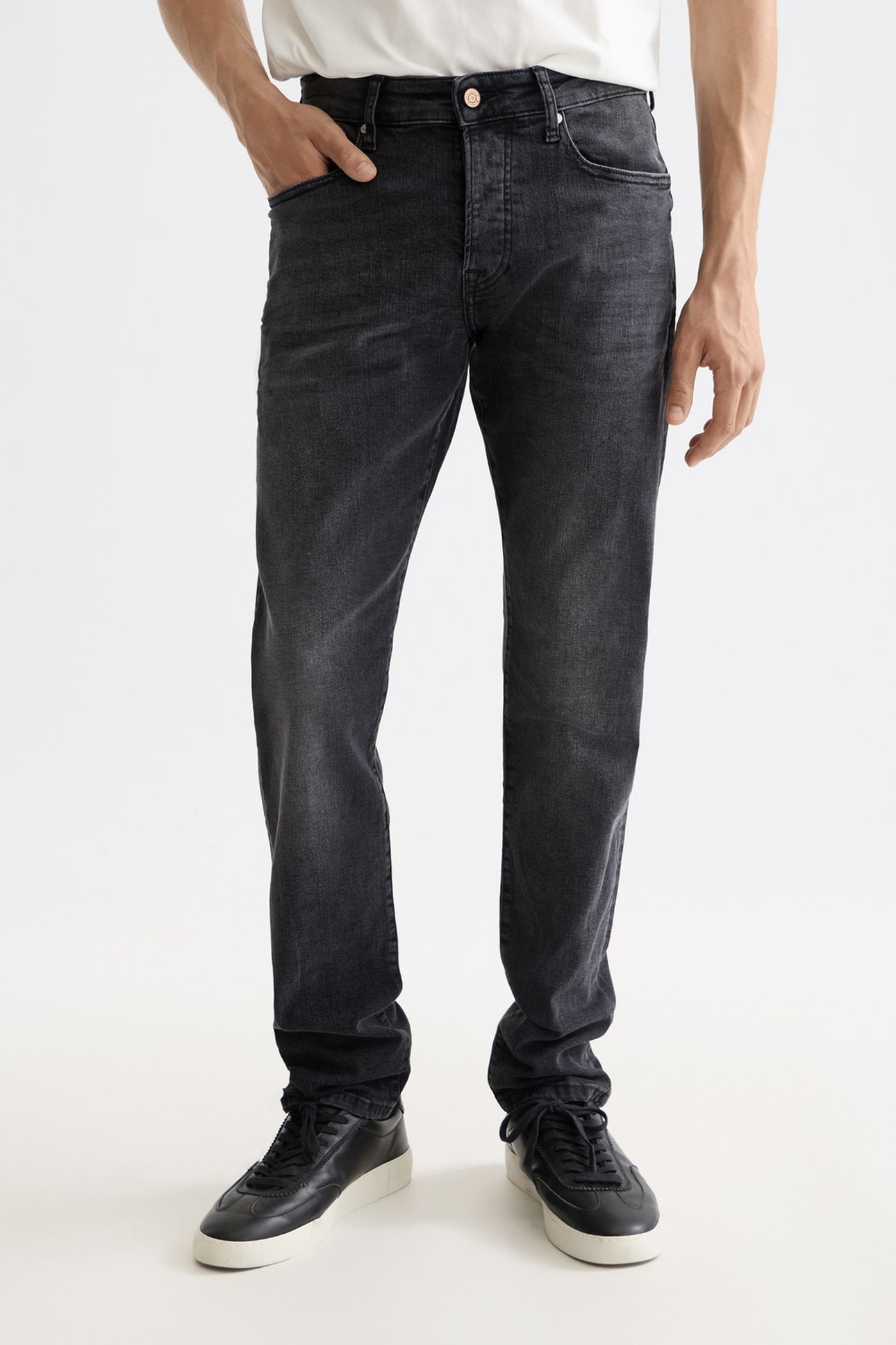 RALSTON REGULAR SLIM-FIT JEANS BLACK 1
