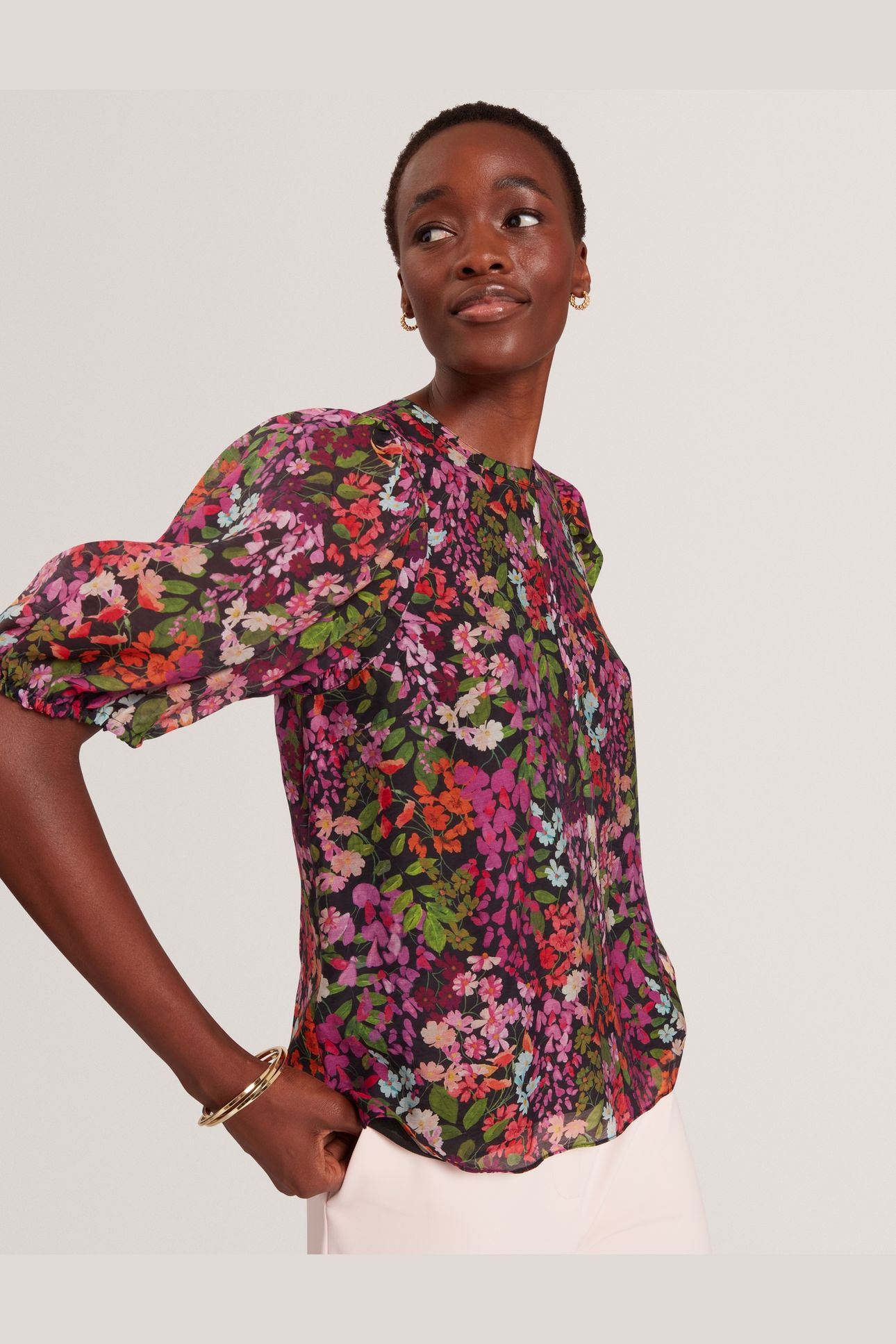 PRINTED PUFF SLEEVE TOP BLACK 1