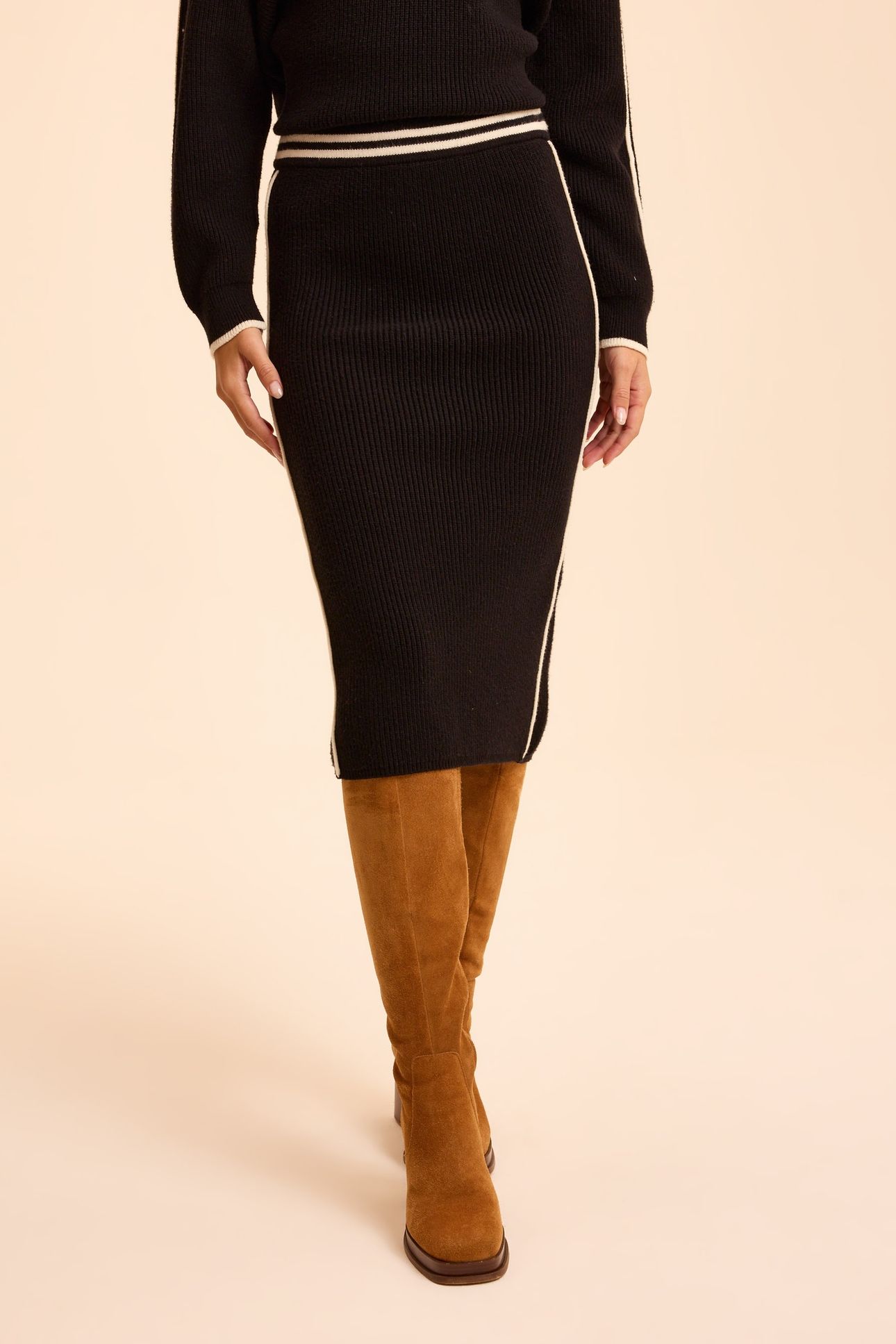 BLACK KNIT SPORTY PENCIL SKIRT 1
