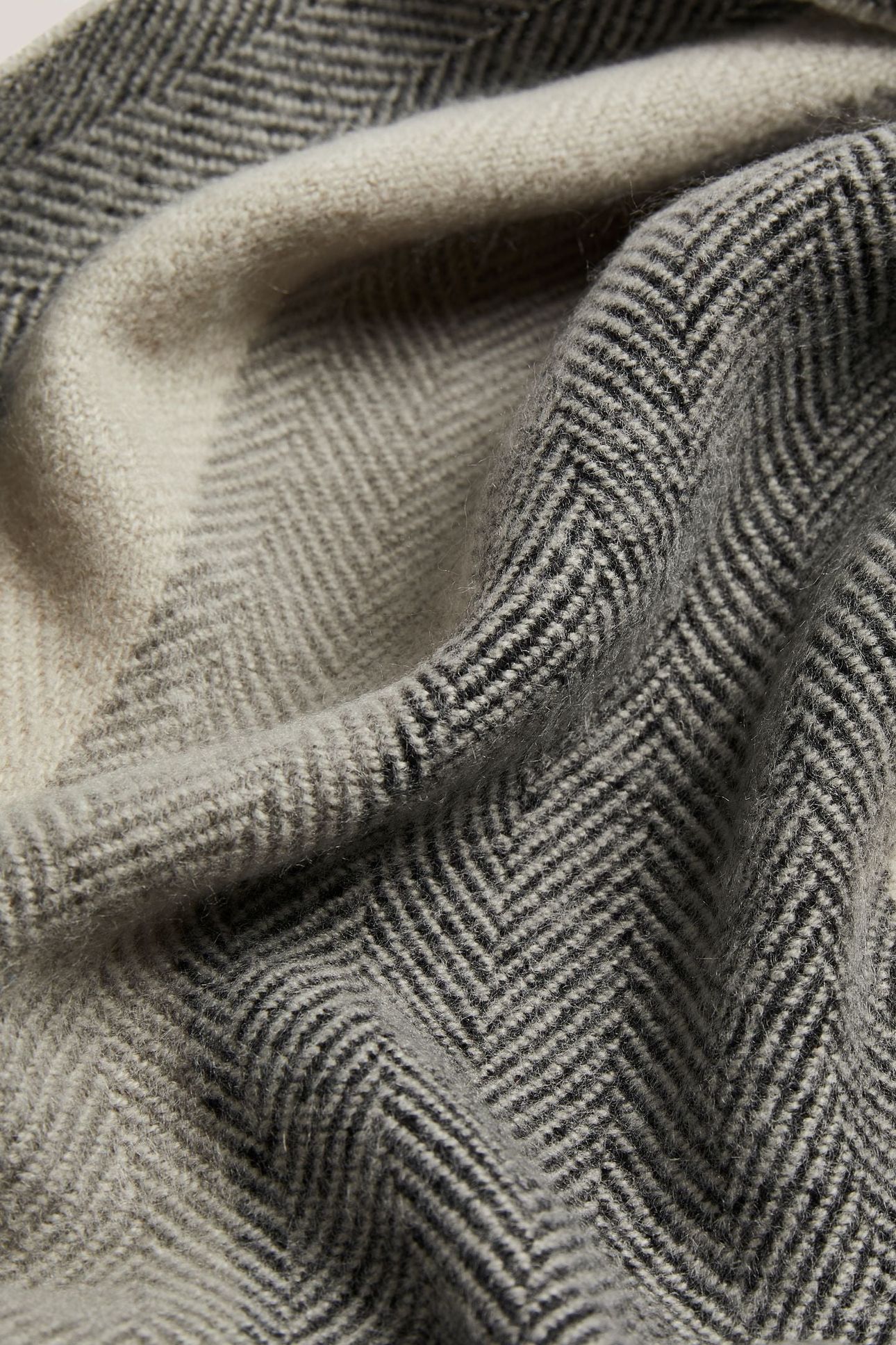 ALFREDI STRIPED SCARF BLACK 2
