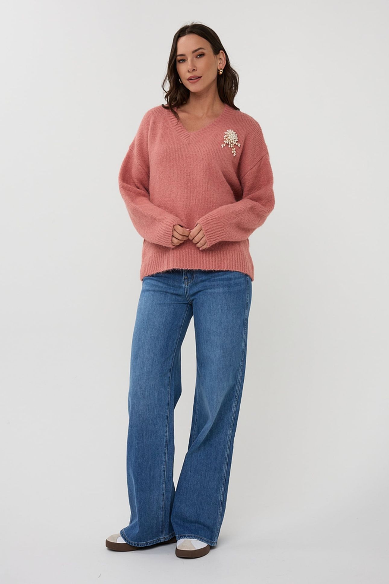 SWEATER V-NECK BROOCH GUAVA 1