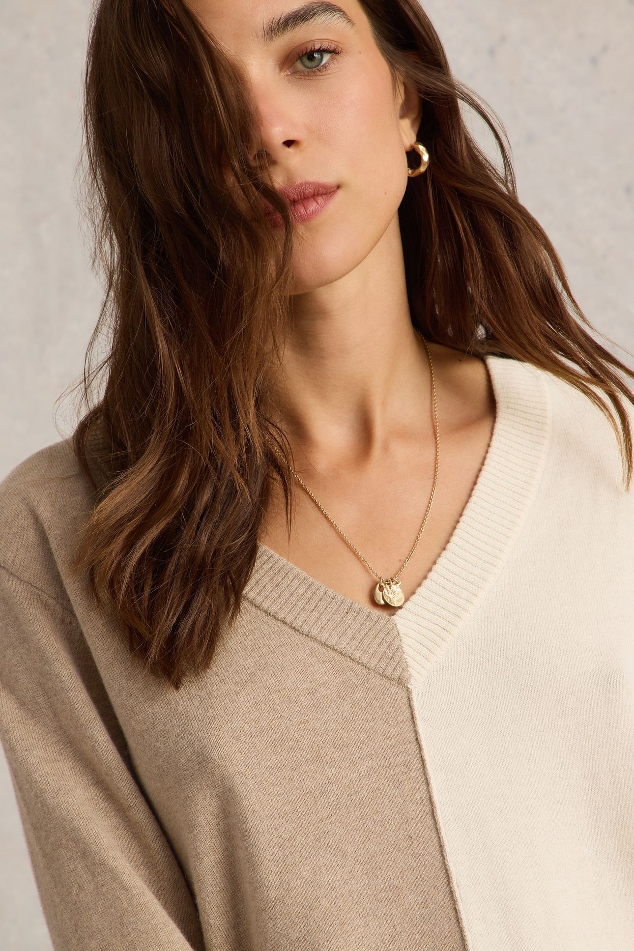 MAGGIE V NECK JUMPER NAT MLT 4