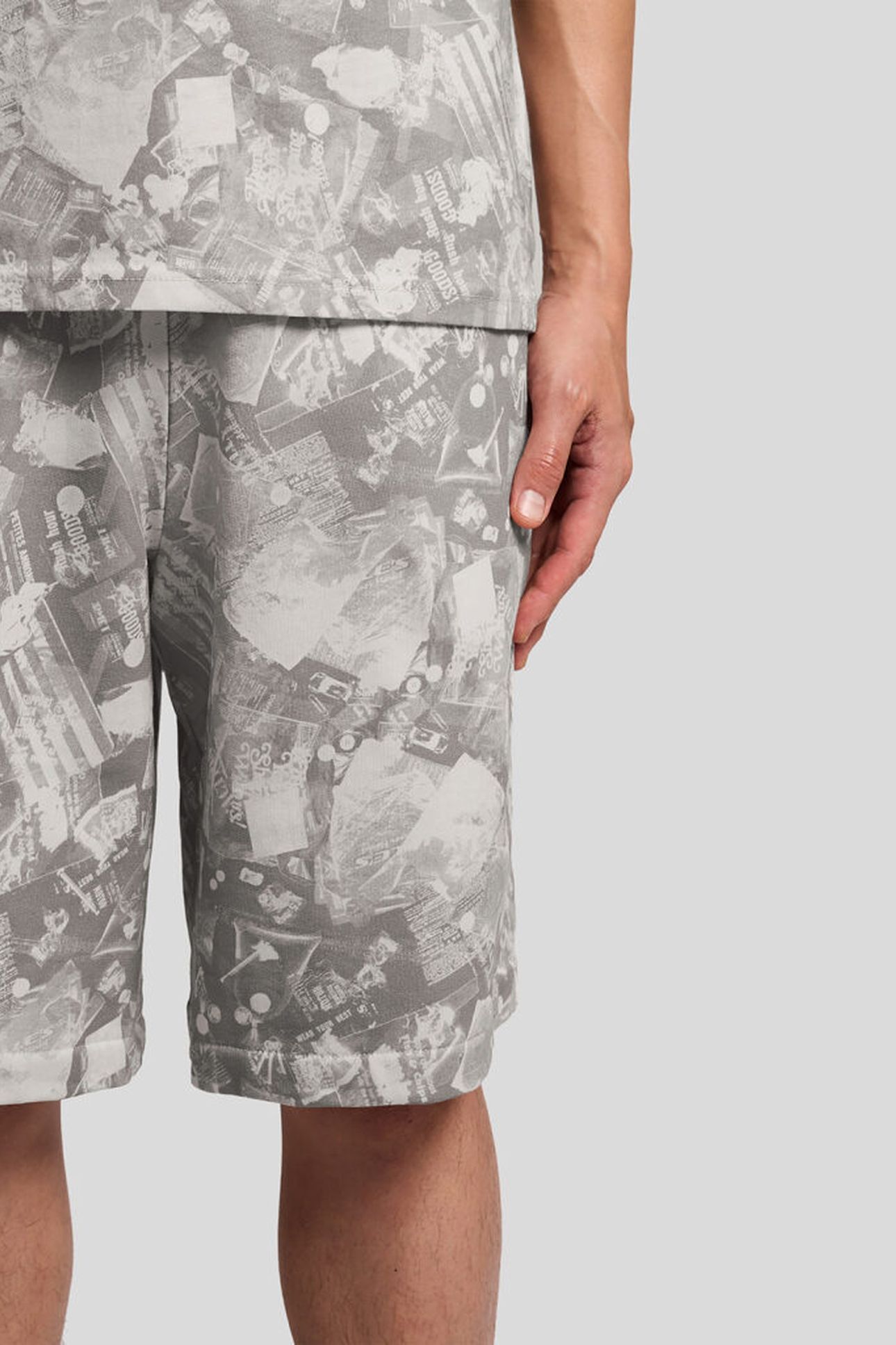 INDUSTRIAL PRINT SWEATSHORT COLD GREY 5