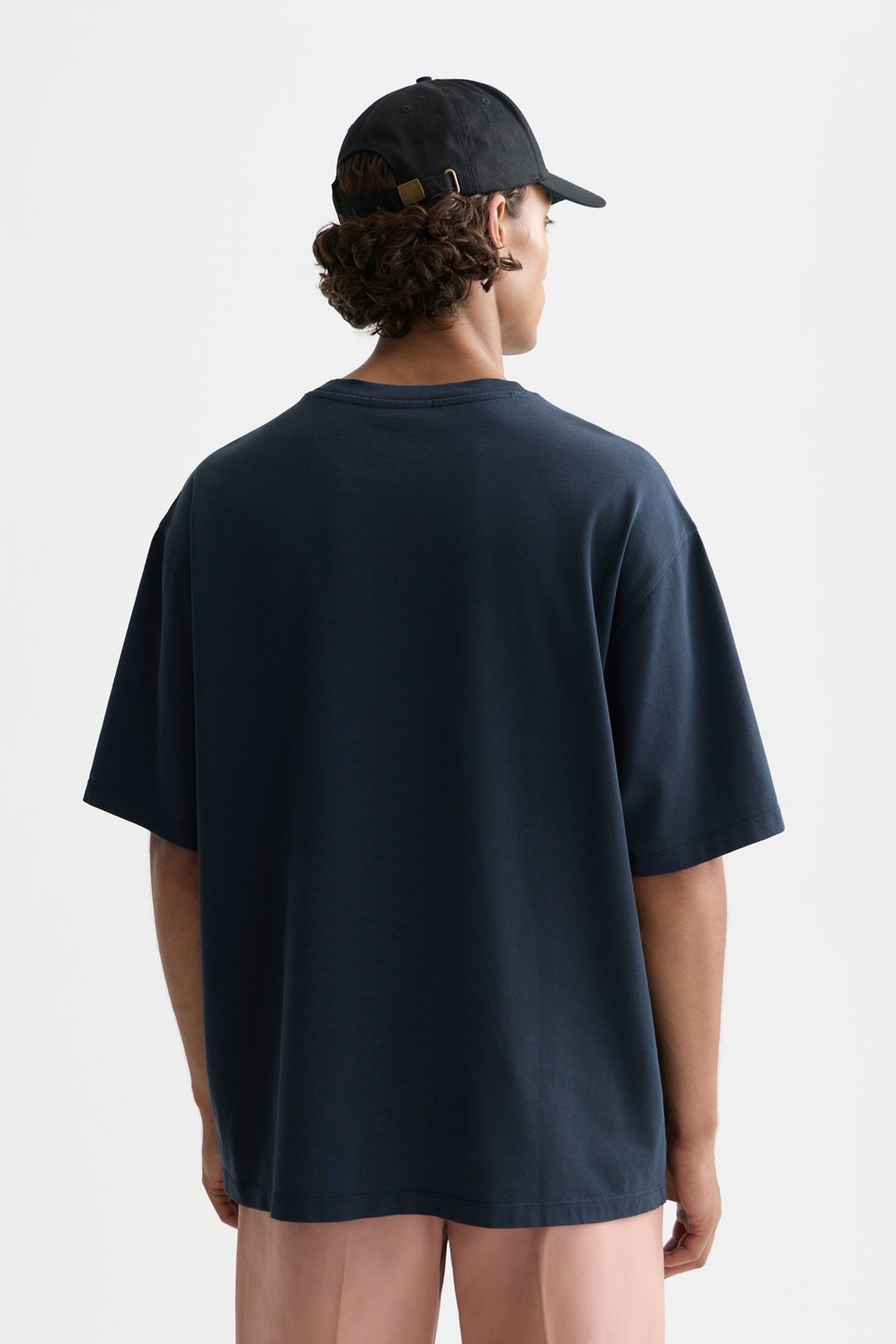 CROSS-STITCHED FRONT ARTWORK LOOSE-FIT T-SHIRT BLACK 2