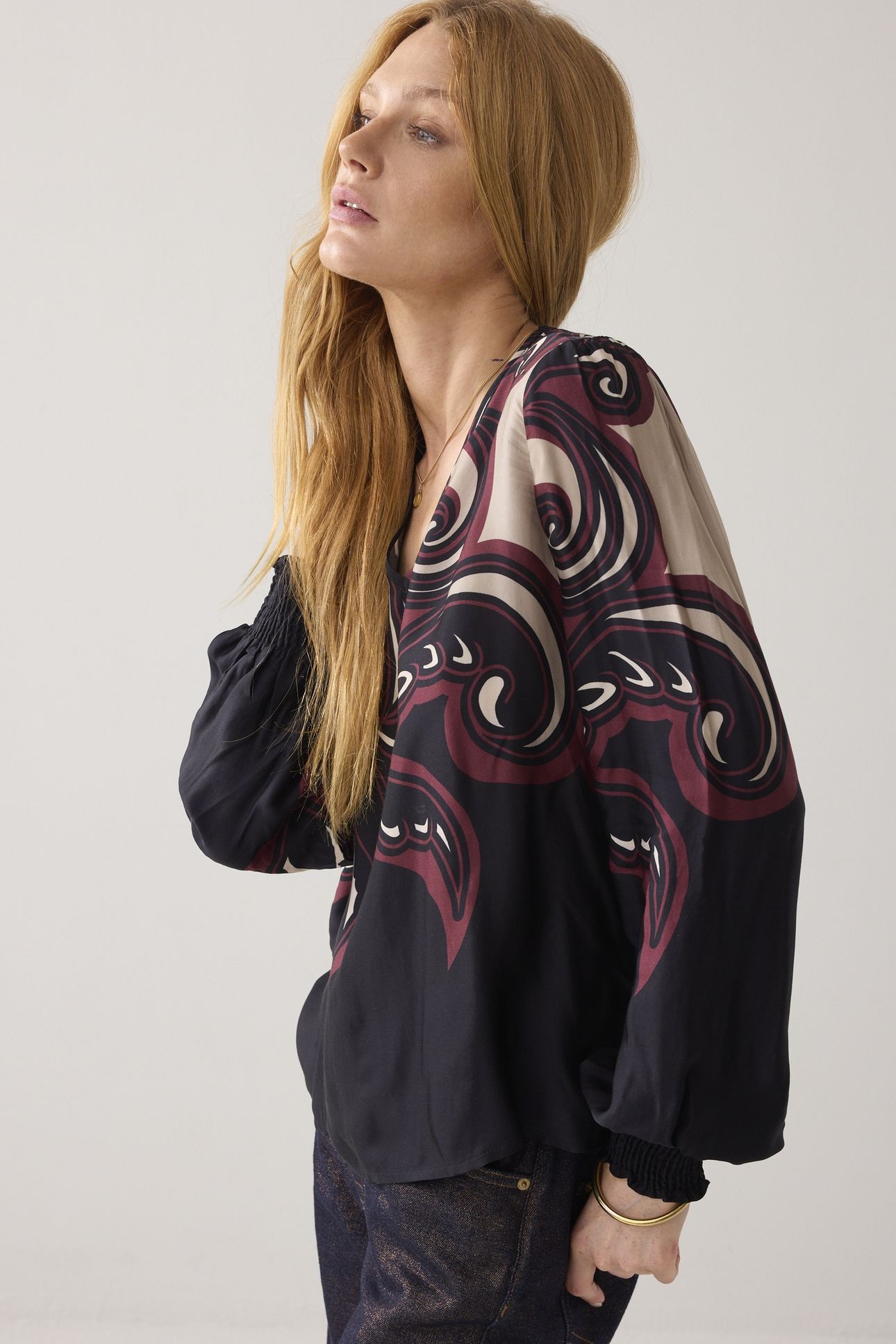TOP V NECK ORNAMENT PRINT TOPS PRINTS 3