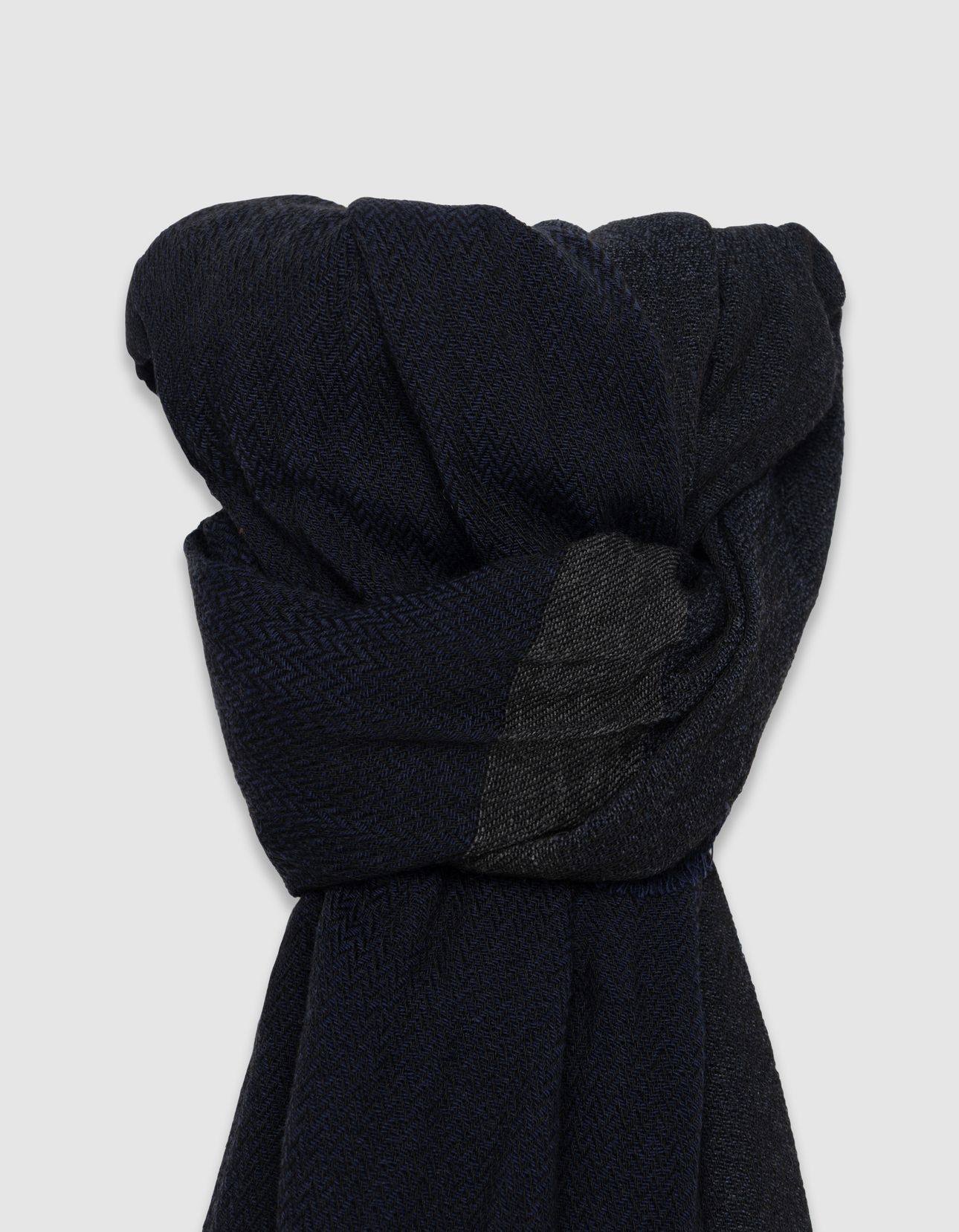 NAVY SEMI-PLAIN HERRINGBONE SCARF 2