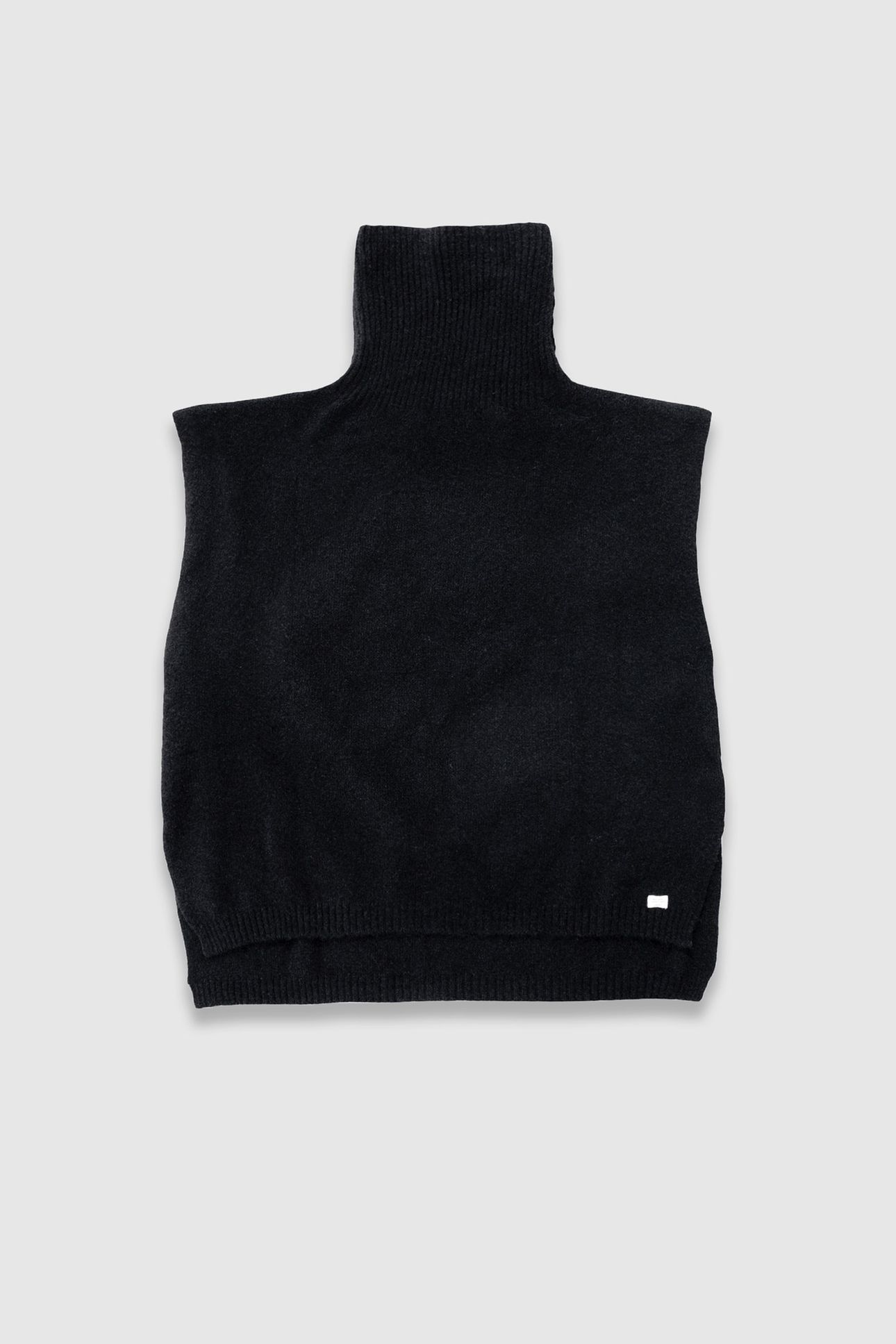 BLACK SLOGAN JACQUARD KNIT PONCHO 1
