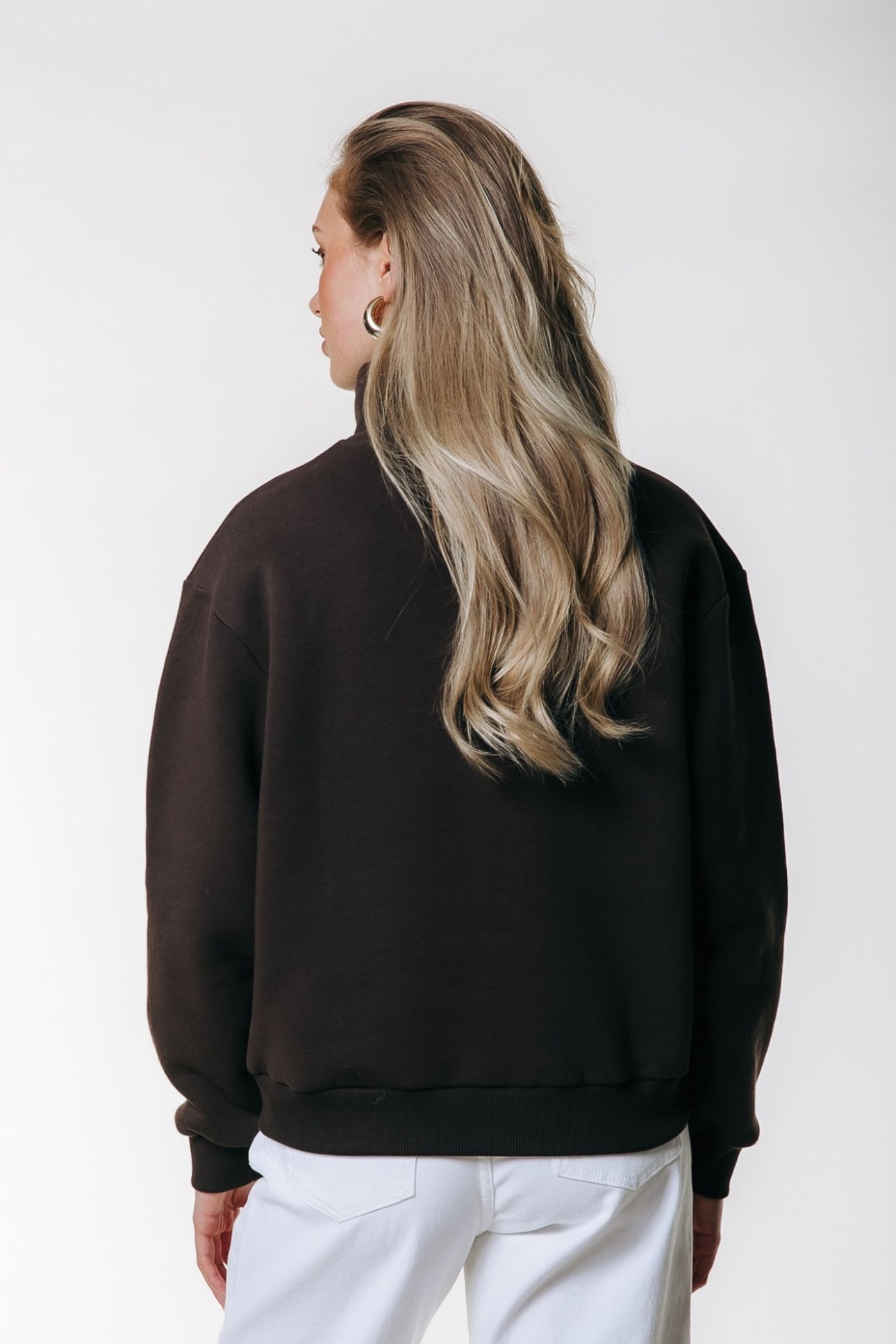 UNI LOGO WAVE ZIP SWEAT BROWN 2