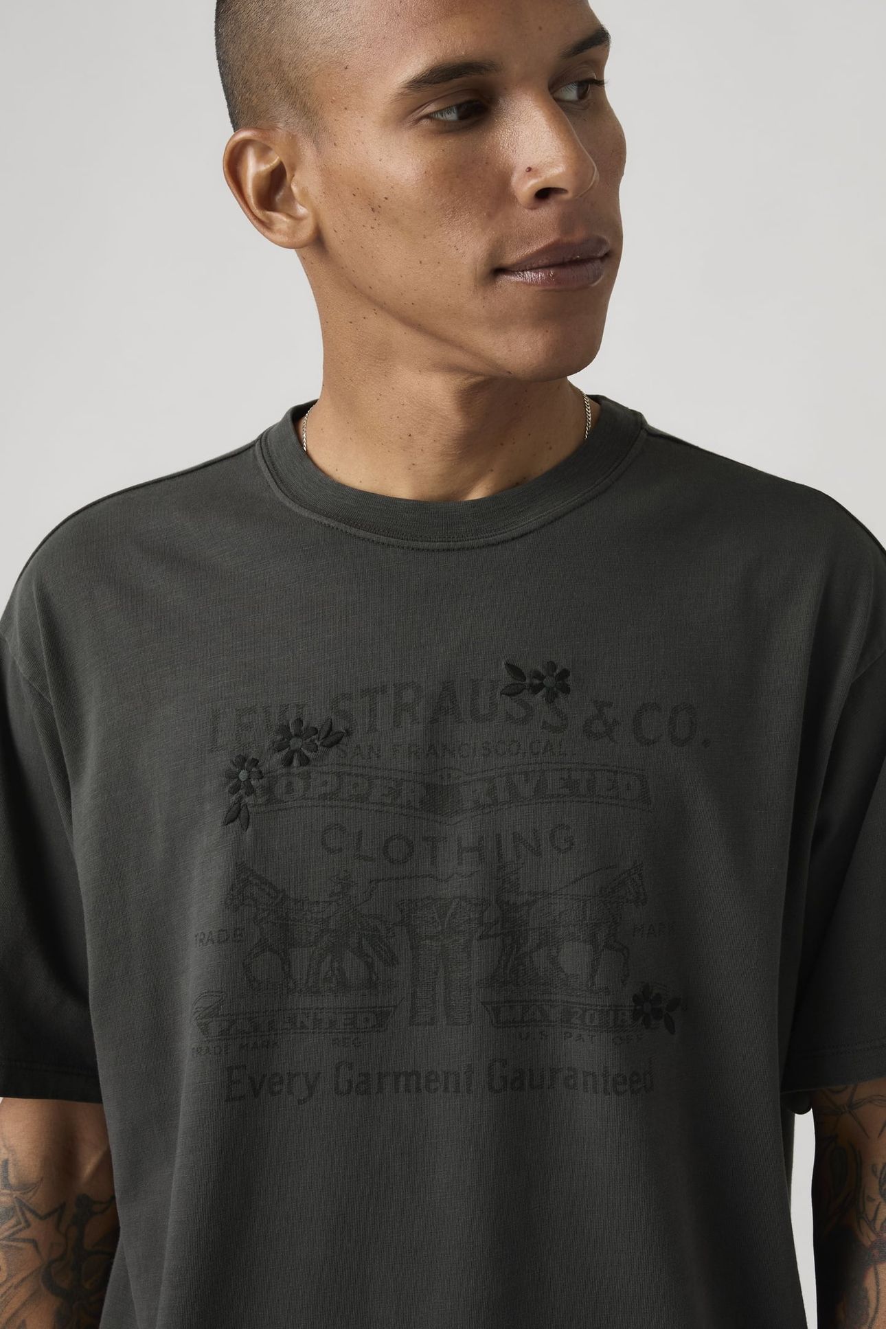 GRAPHIC VINTAGE FIT TEE 6