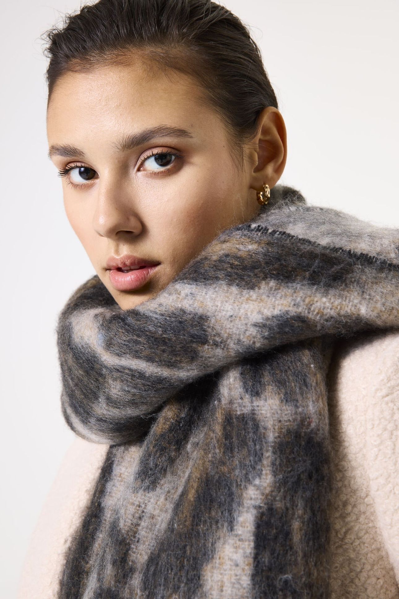 LADIES SCARF ALMOND 6