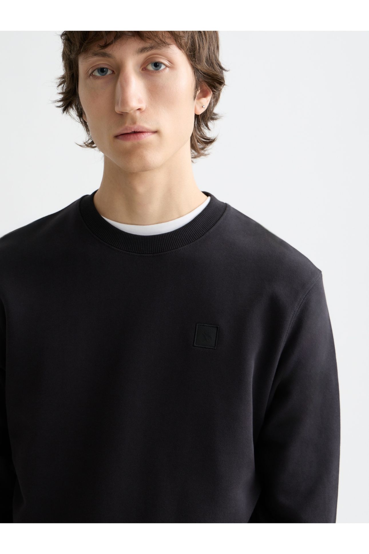 LOGO BADGE REGULAR-FIT SWEATSHIRT BLACK 6