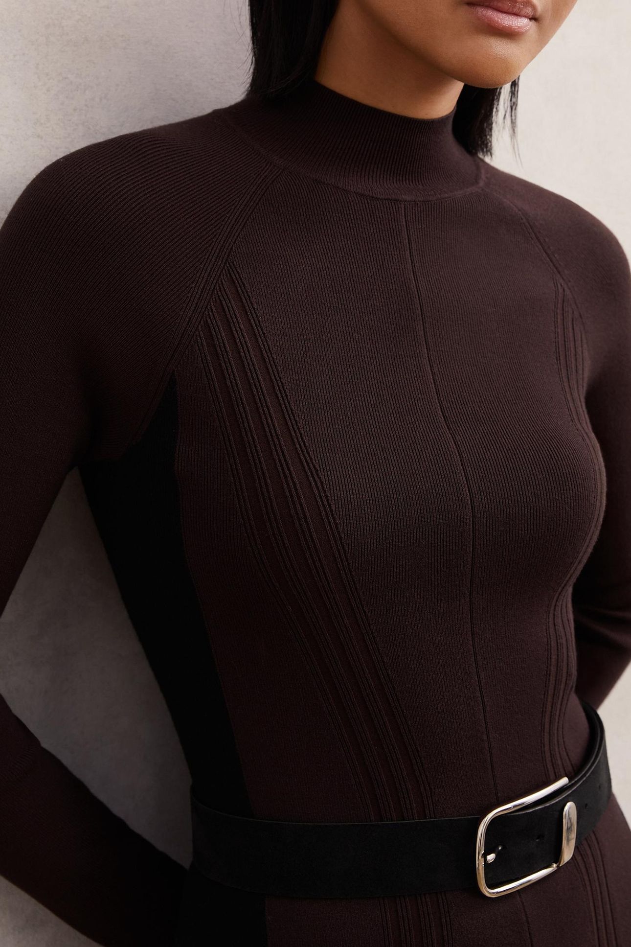 BELTED FLUTED KNITTED MIDI DRESS PLUM PURPLE/BLACK 4