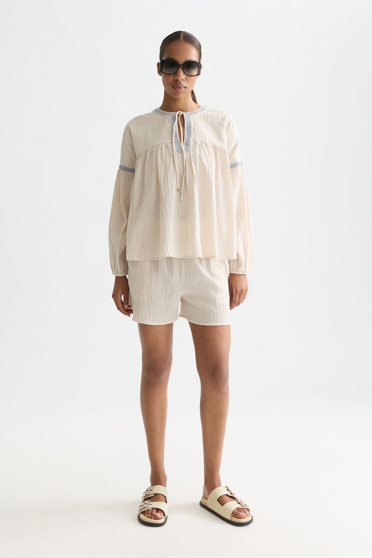 COTTON CREPE BLOUSE WITH EMBROIDERED DETAILS FOG 3