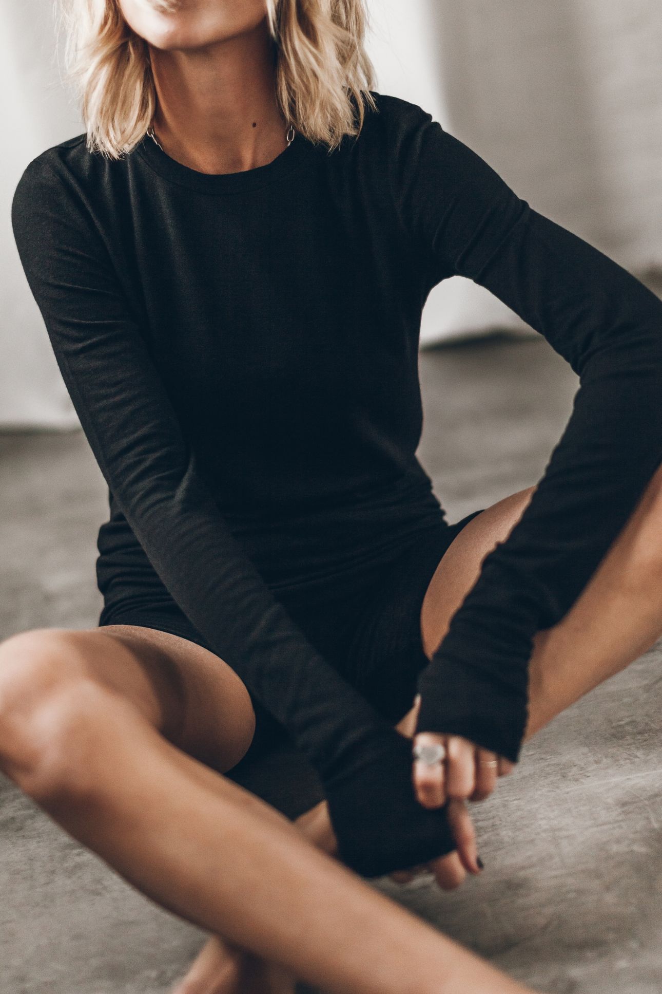 THE BLACK SOFT LONGSLEEVE 3