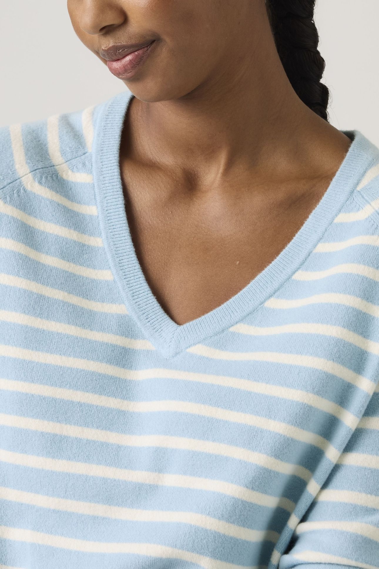 SUPERSOFT V-NECK PULLOVER SWEATER 6