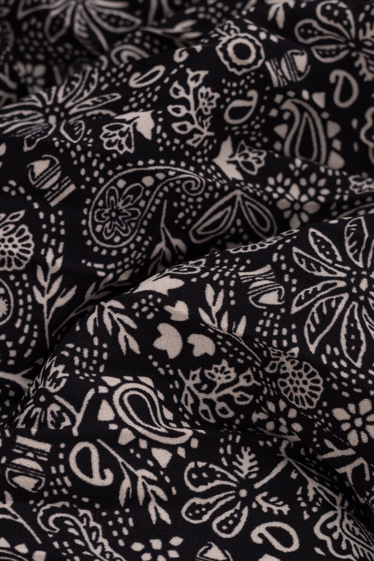 BLACK PAISLEY PRINT DRESS WITH PLEATED BACK 7