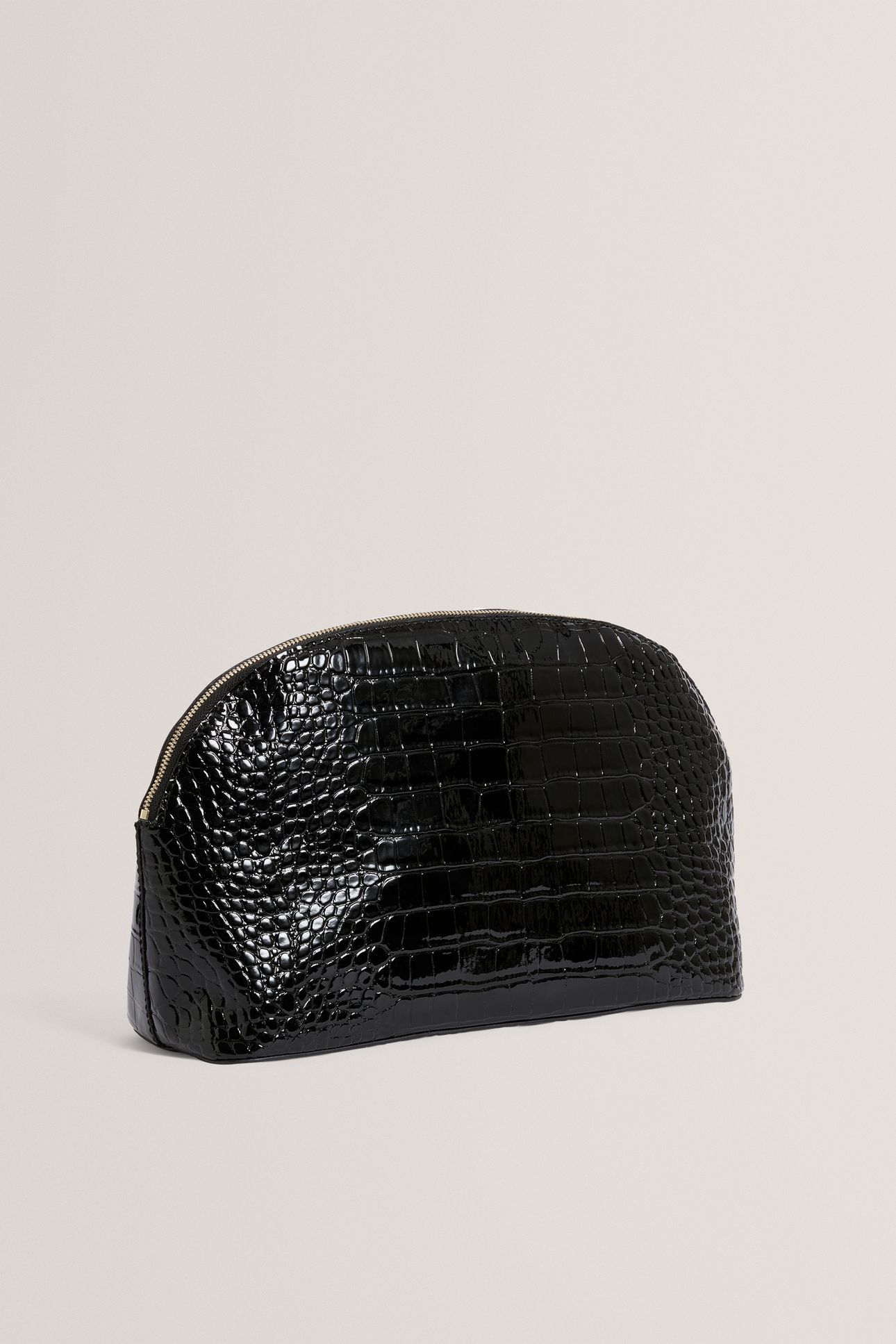 CROC EFFECT LARGE WASHBAG BLACK 4