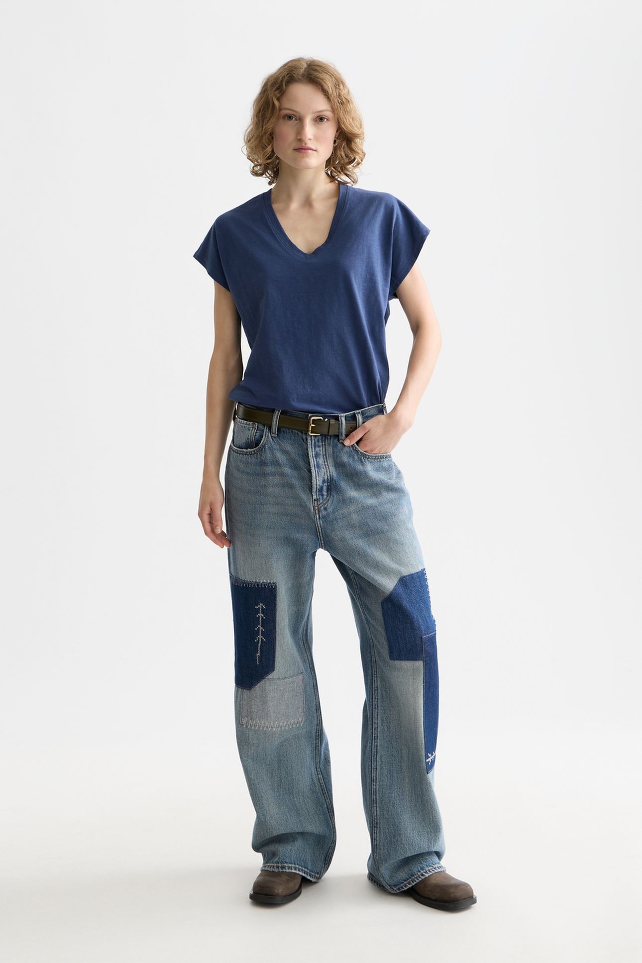 V-NECK T-SHIRT WITH AMPERSAND EMBROIDERY OCEANA 3