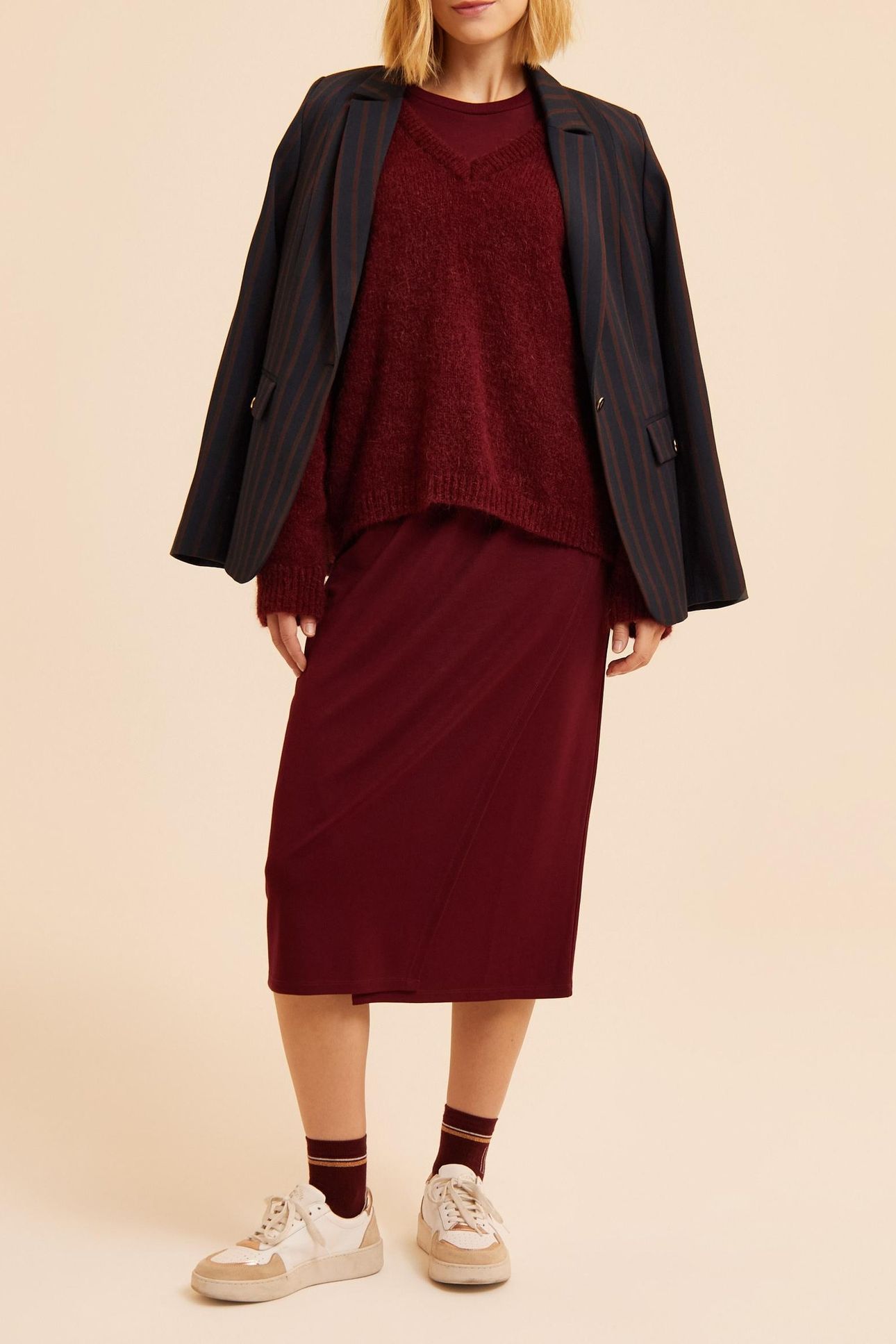 BURGUNDY KNIT V-NECK SWEATER MARINE 5