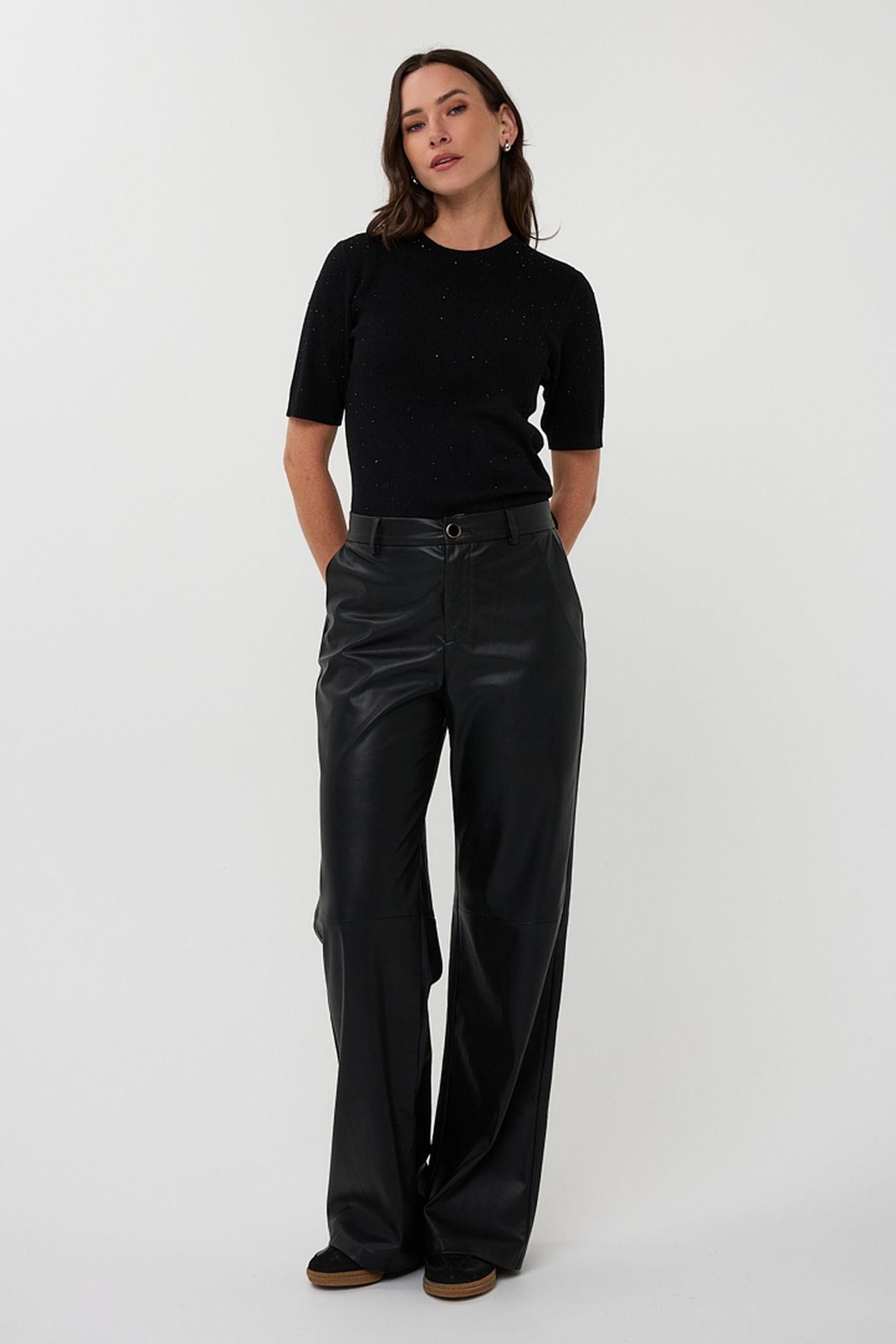 TOP RIB S/SLVE STUDS BLACK 1