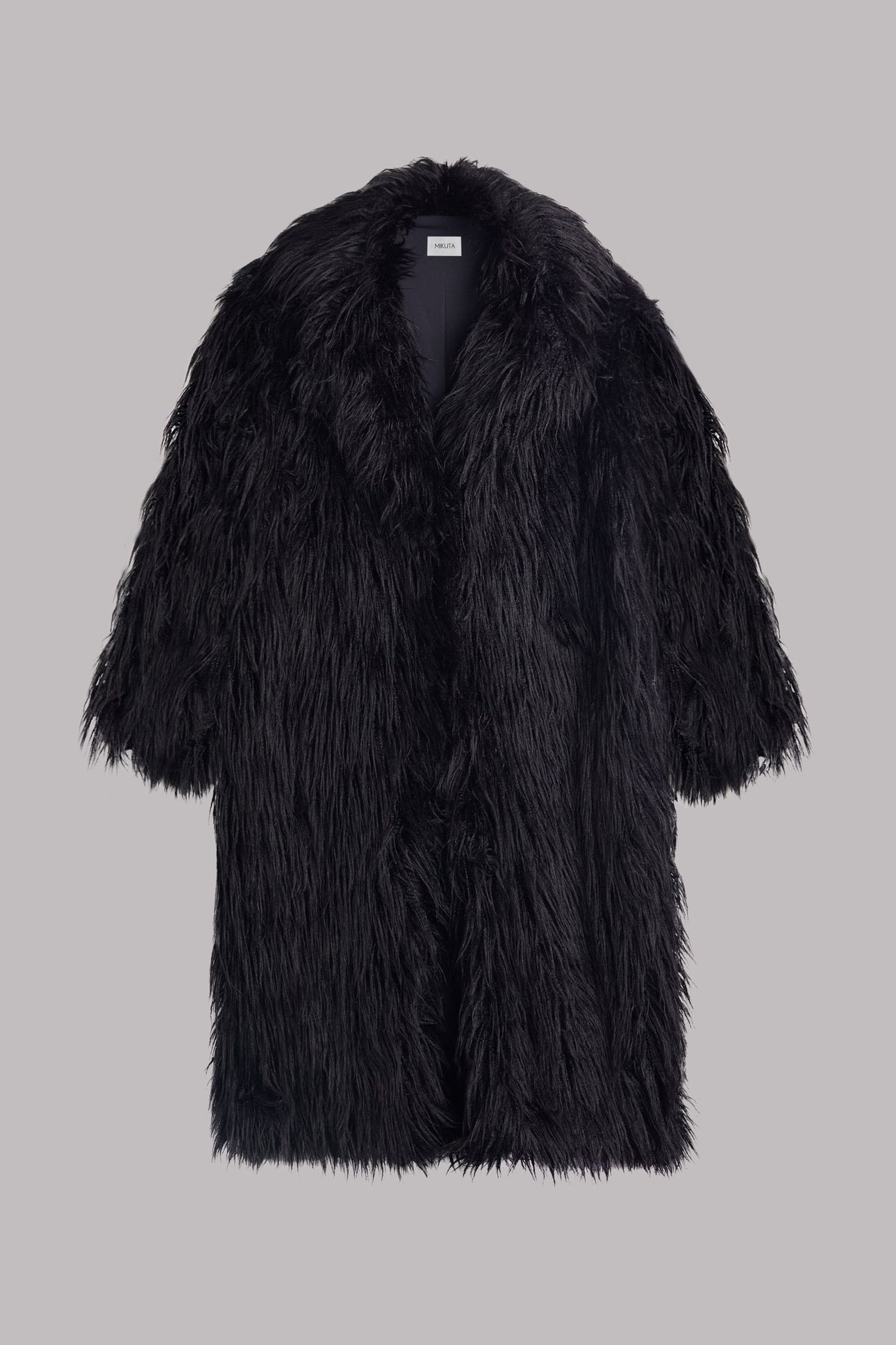 THE BLACK FLUFFY COAT 3