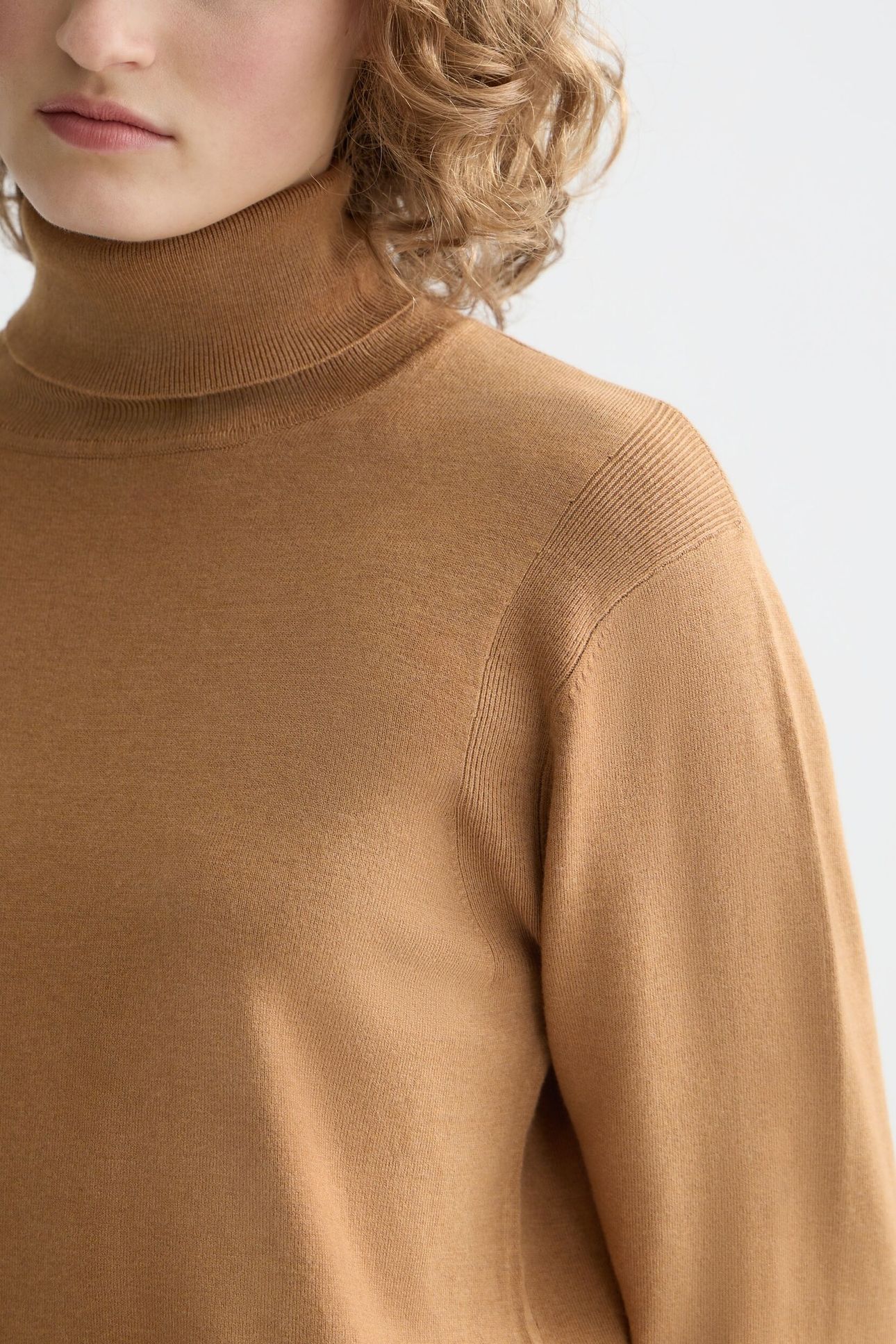 CORE ROLL NECK RELAXED PULLOVER MEDIUM BROWN 5
