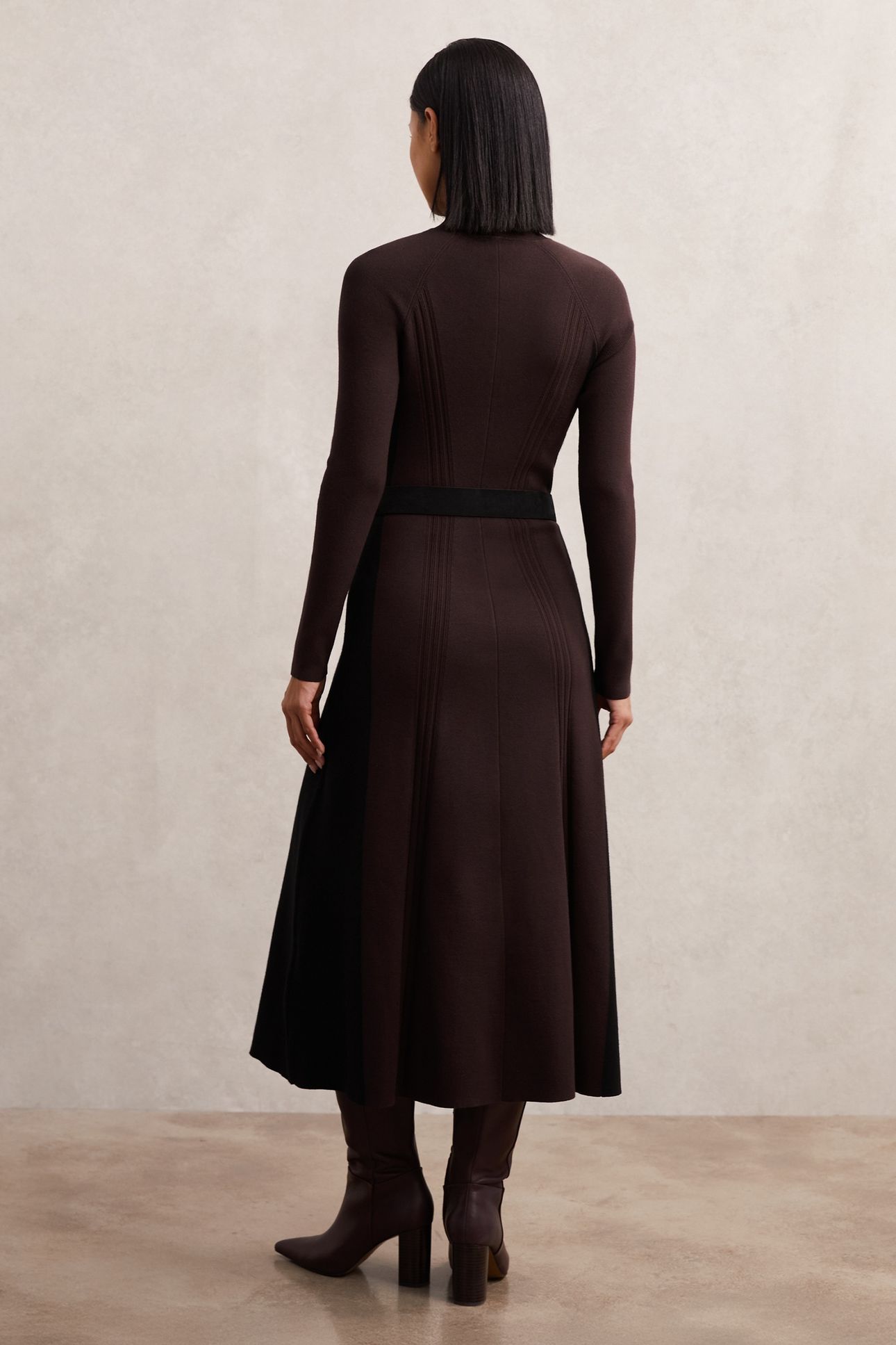 BELTED FLUTED KNITTED MIDI DRESS PLUM PURPLE/BLACK 1