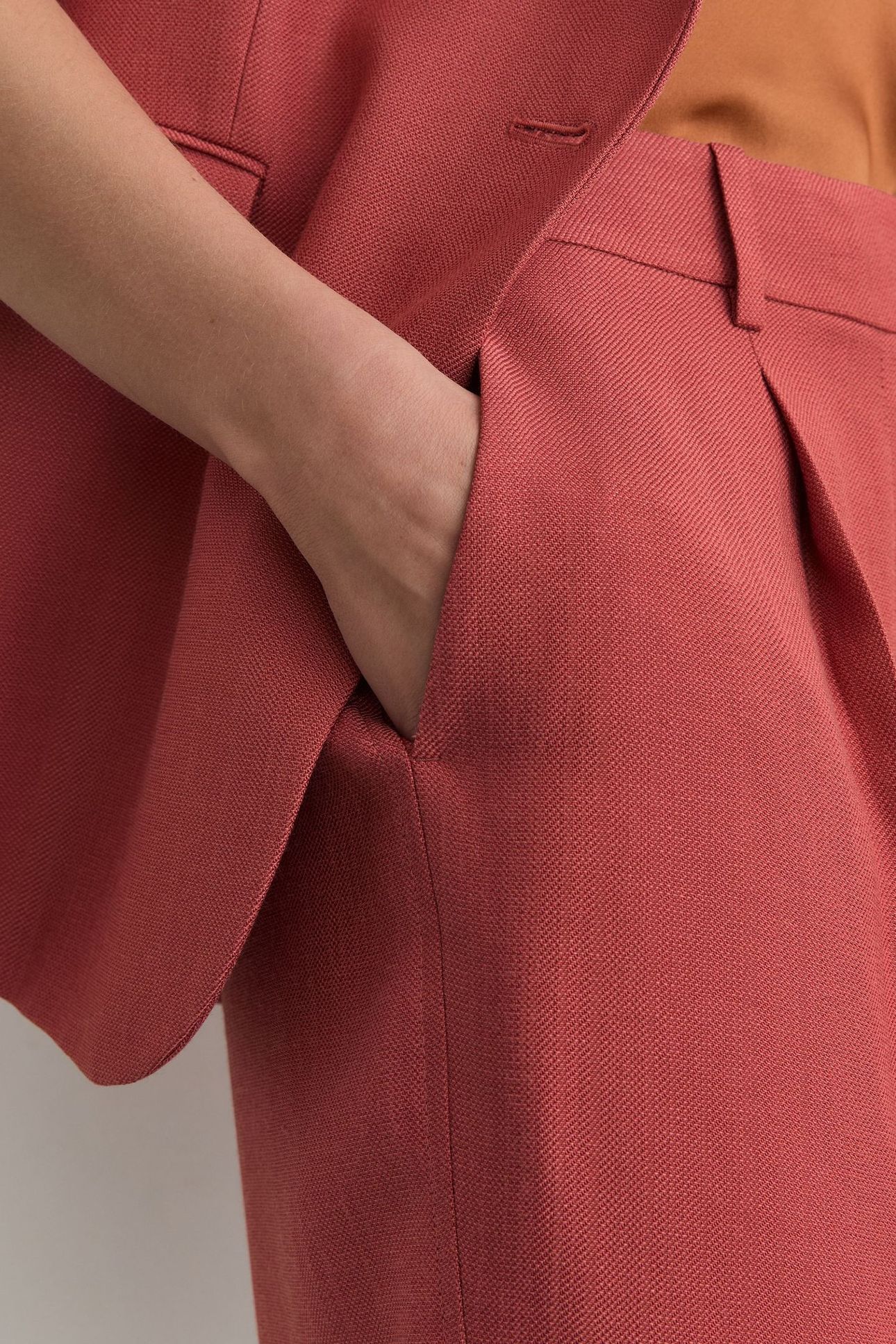 TAILORED BERMUDA SHORT BURNT RED 5