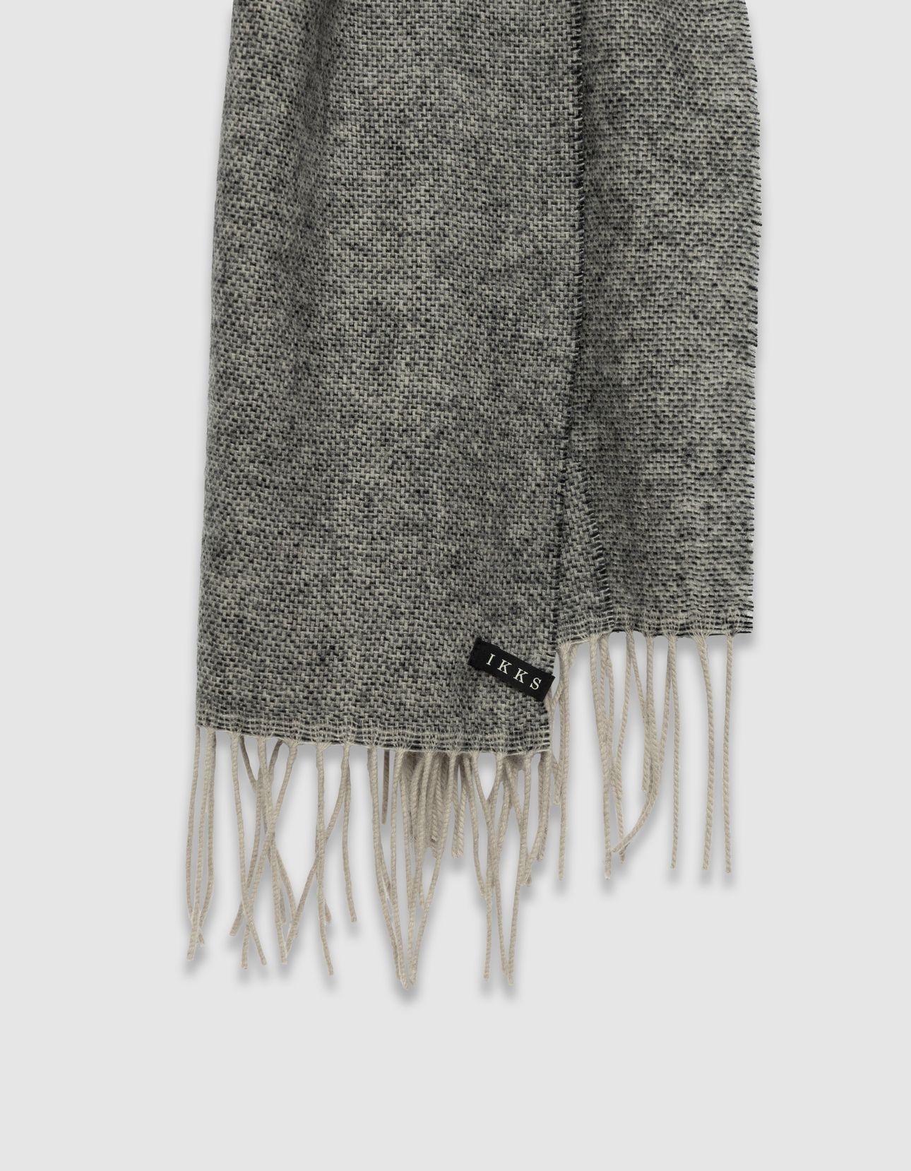 GREY MARL SCARF WITH FRINGES 3