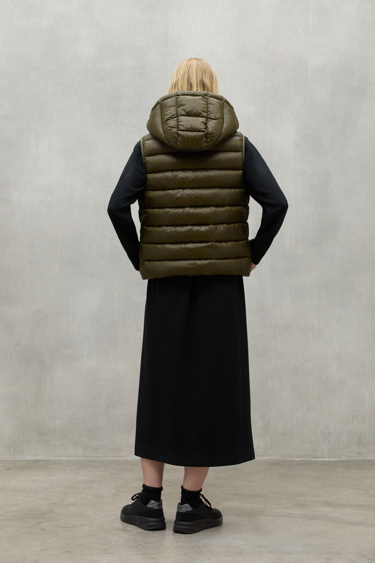 AORAKIALF VEST DARK OLIVE 2