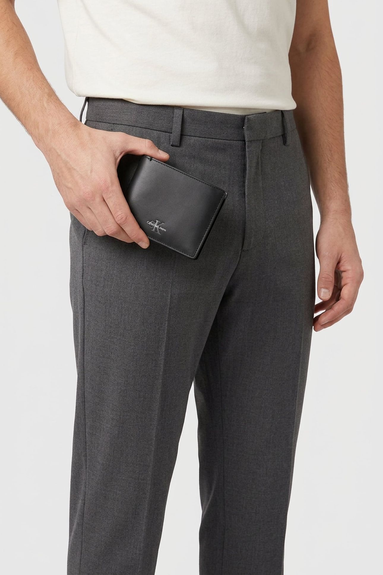 MONOGRAM SOFT BIFOLD WALLET BLACK 4