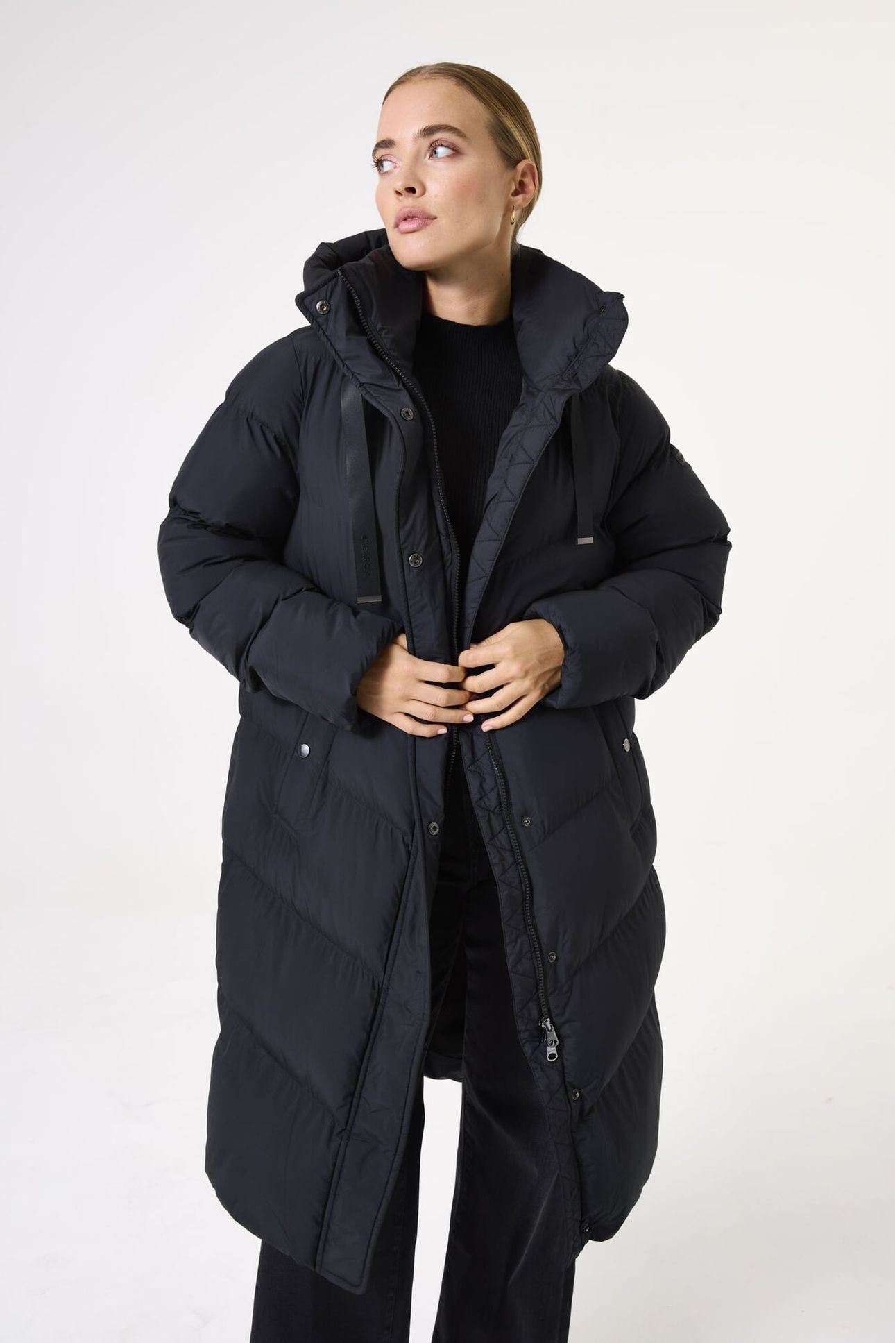 LADIES OUTDOOR JACKET BLACK 2