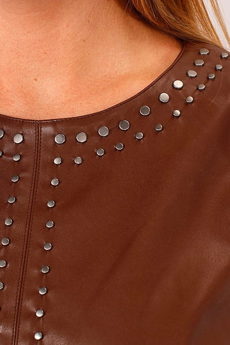 TOP NAIL DETAIL 4