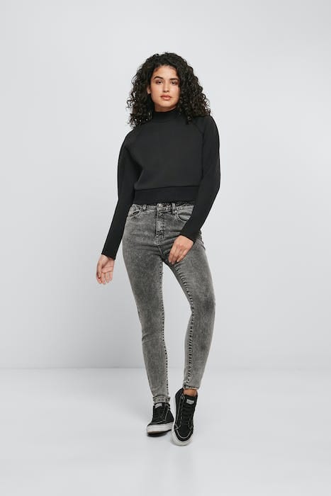 LADIES INTERLOCK SHORT TURTLENECK CREW BLACK 3