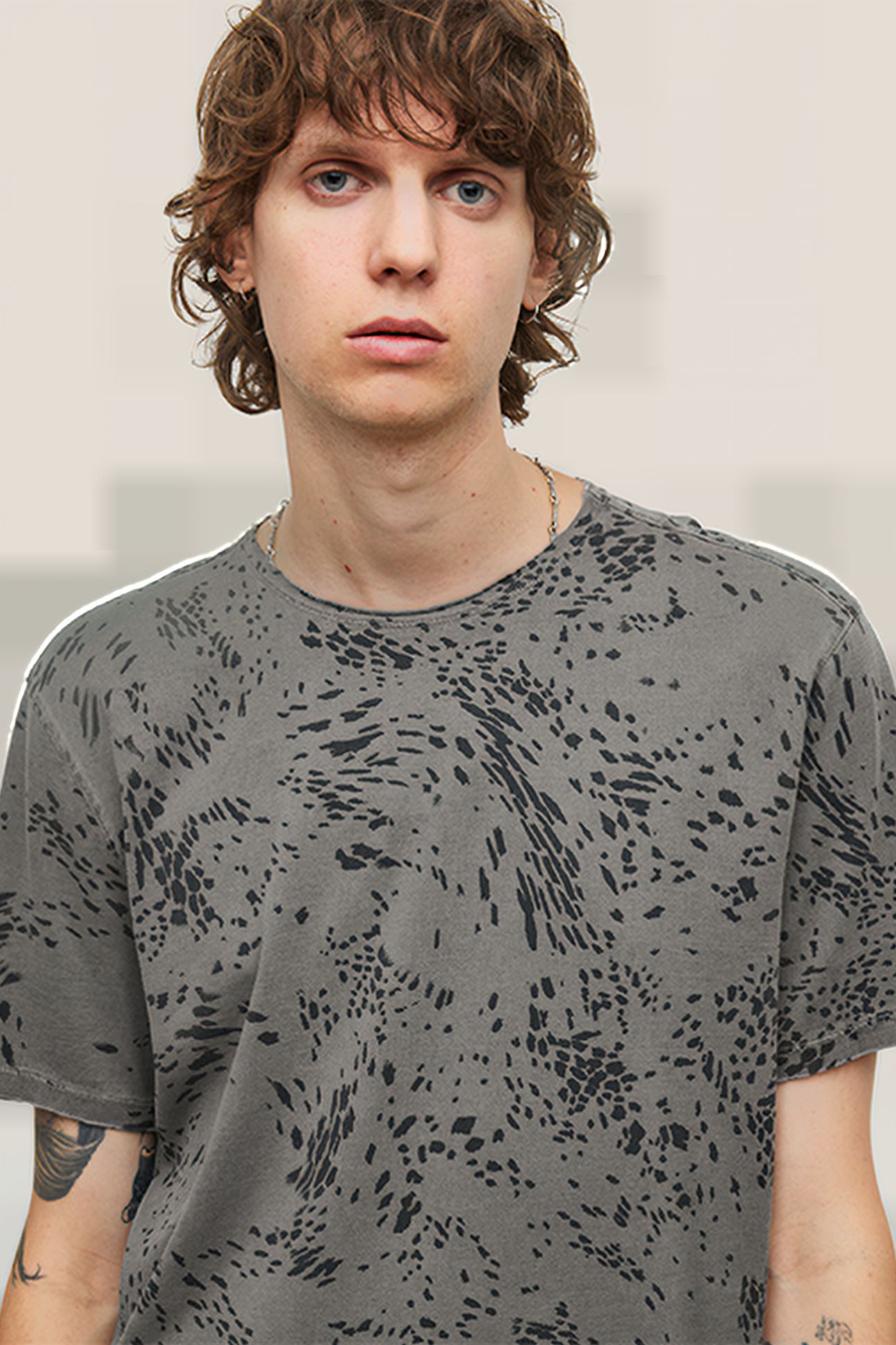 HESTER SS SWIRLING CHEETAH CREW GREY 5