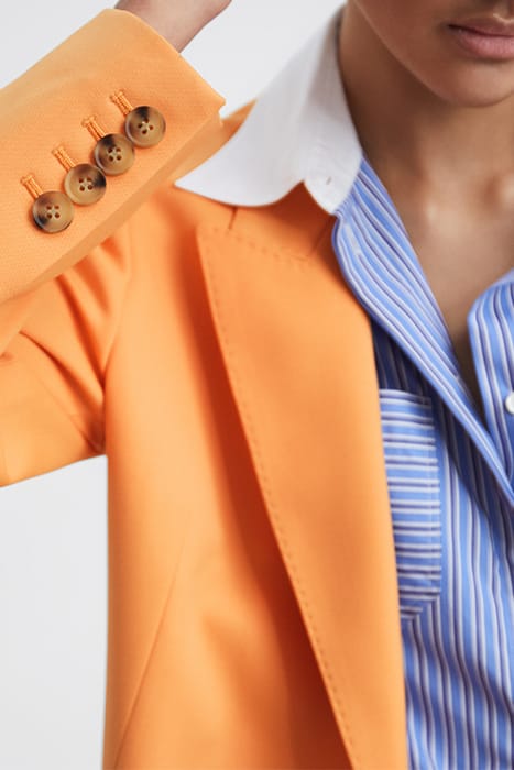EMMY BLAZER ORANGE BLAZER — MEASUREMENTS OF MODEL 7