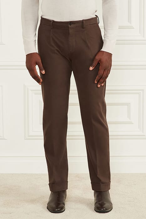 MARCIANO BY GUESS ETHAN ROLL- CHINO CHOCOLATE BROWNIE 1