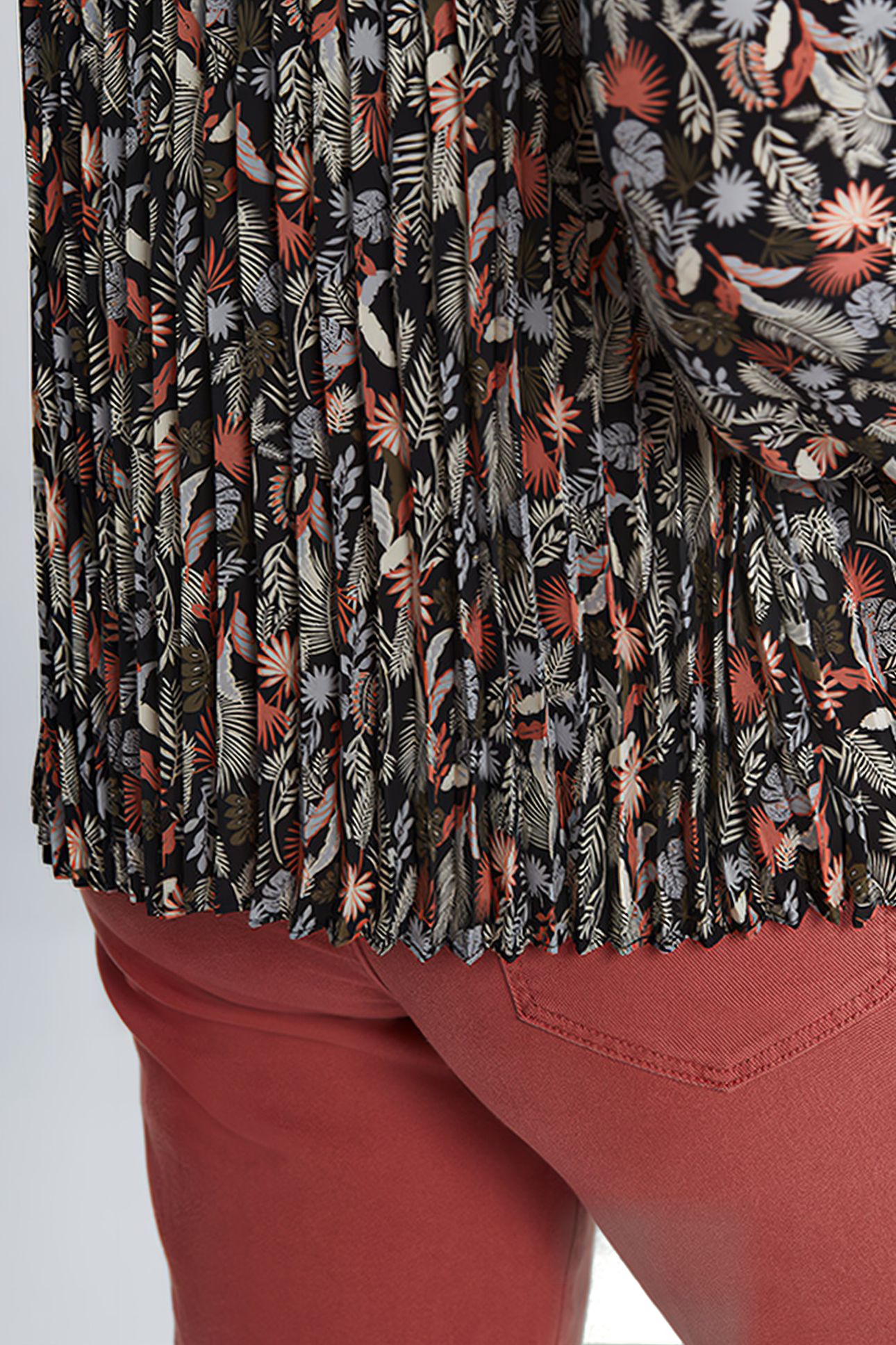 BLACK PLANT PRINT PLEATED SHIRT 7