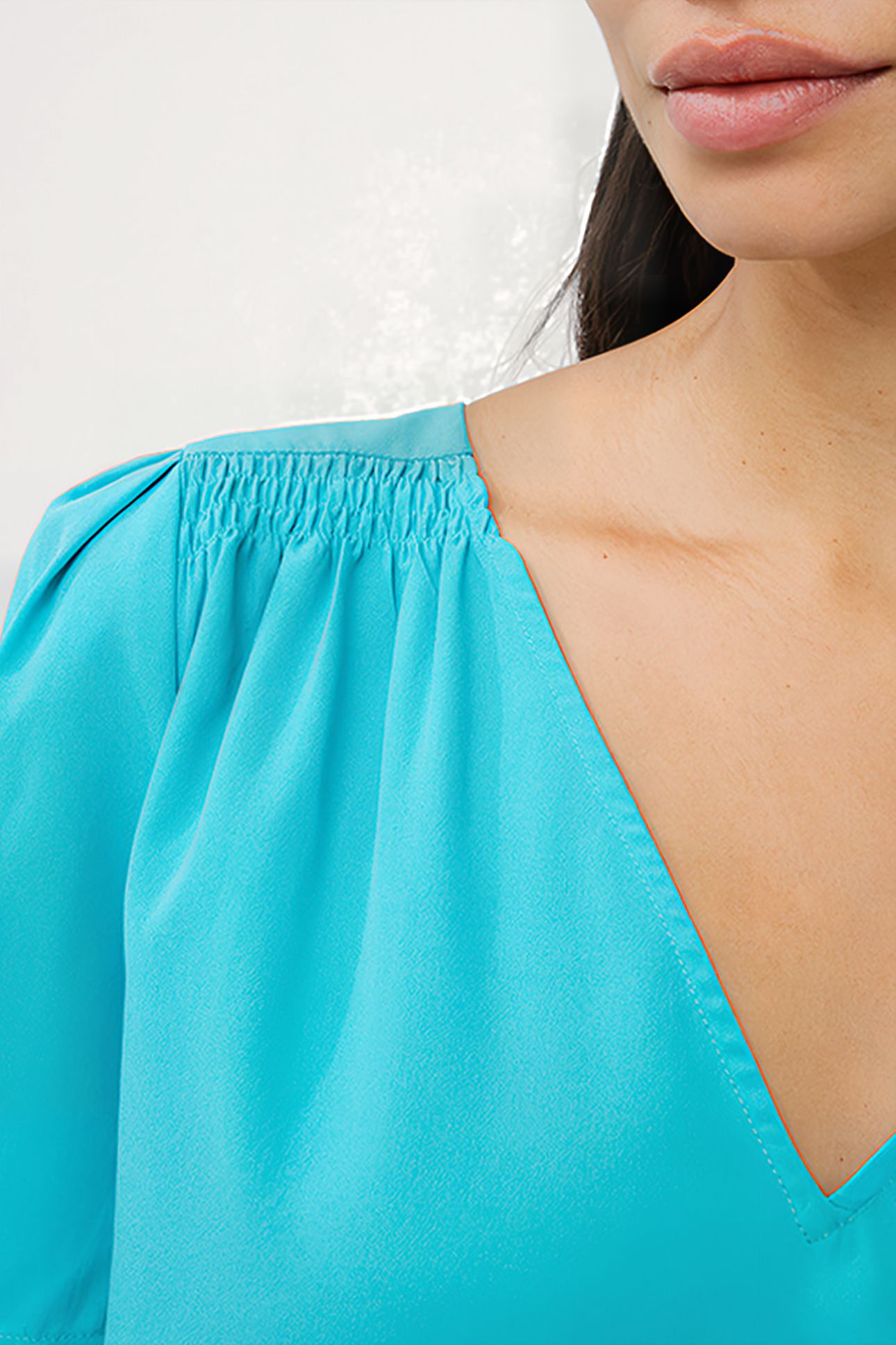 CREPE LIGHT V NECK TOP GREEN 4