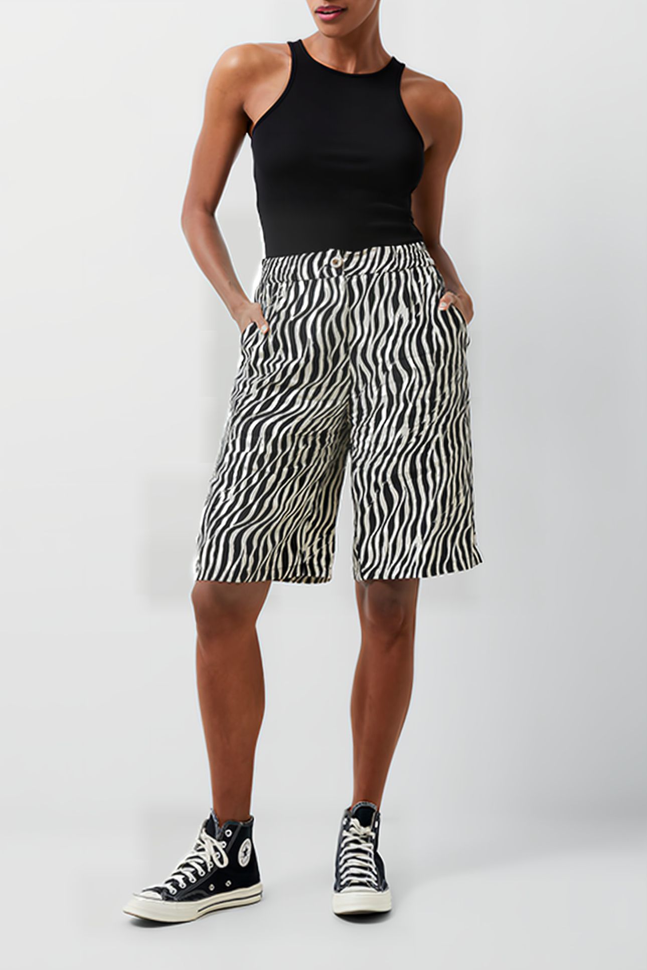 SEINE DELPHINE SHORTS BLACK 5
