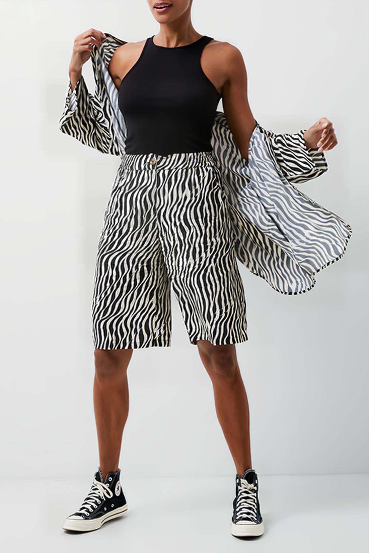 SEINE DELPHINE SHORTS BLACK 8